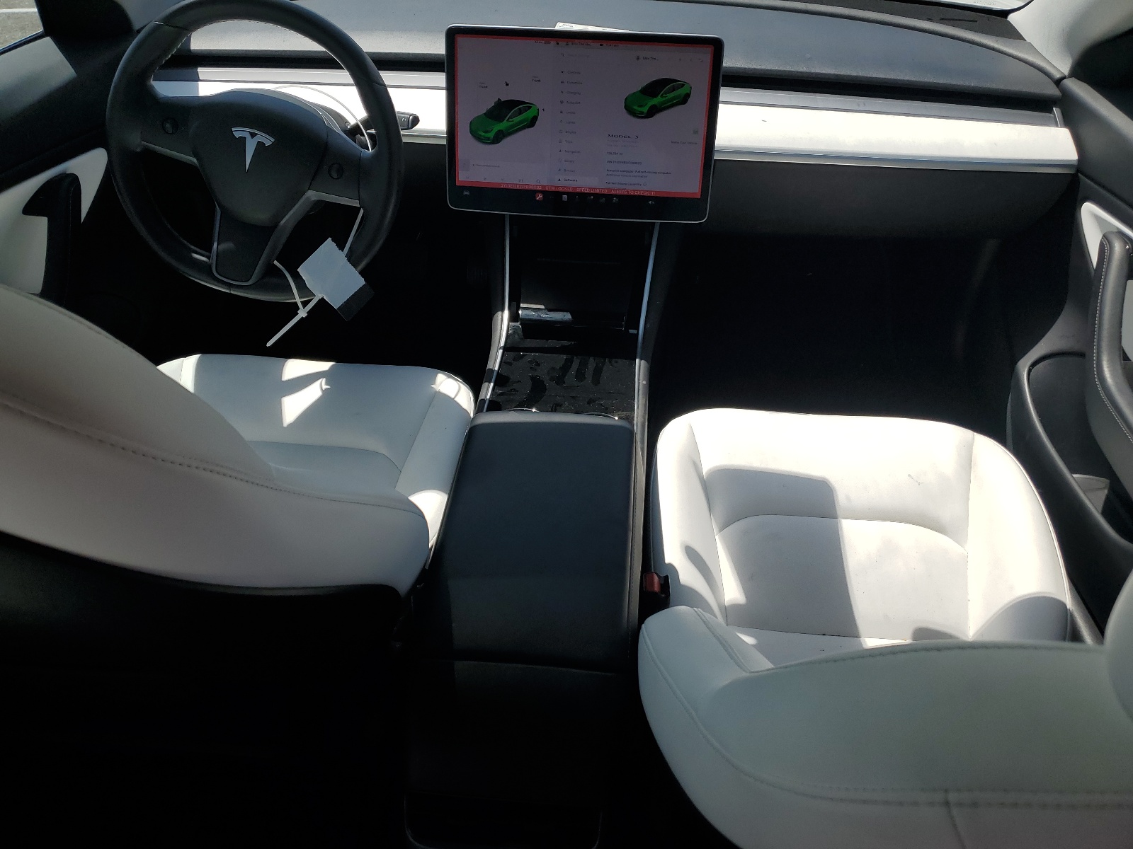 5YJ3E1EB2JF098093 2018 Tesla Model 3