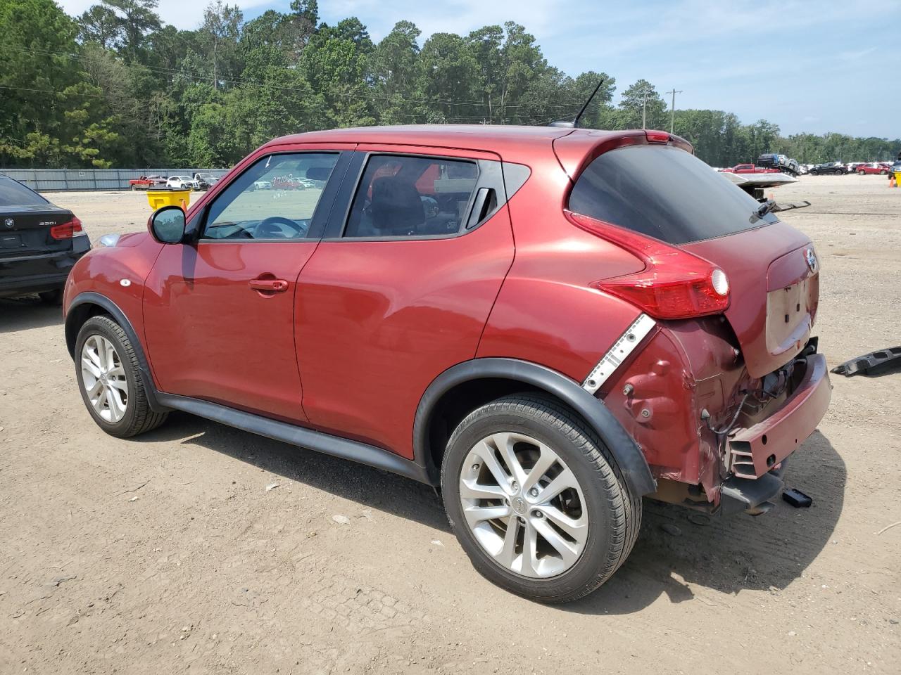 2014 Nissan Juke - Image 2