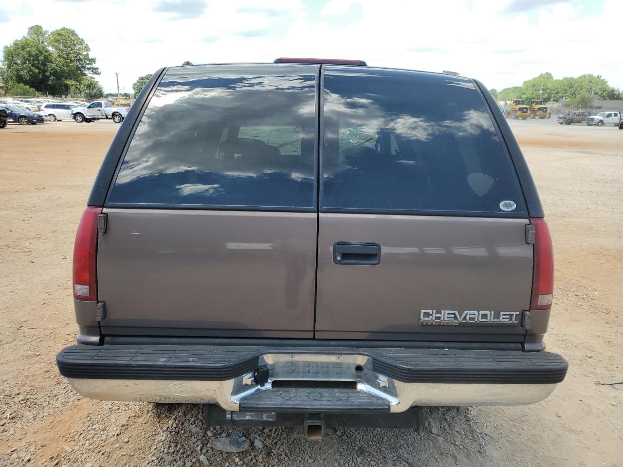 1998 Chevrolet Tahoe K1500 VIN: 1GNEK13R9WJ312652 Lot: 62640574