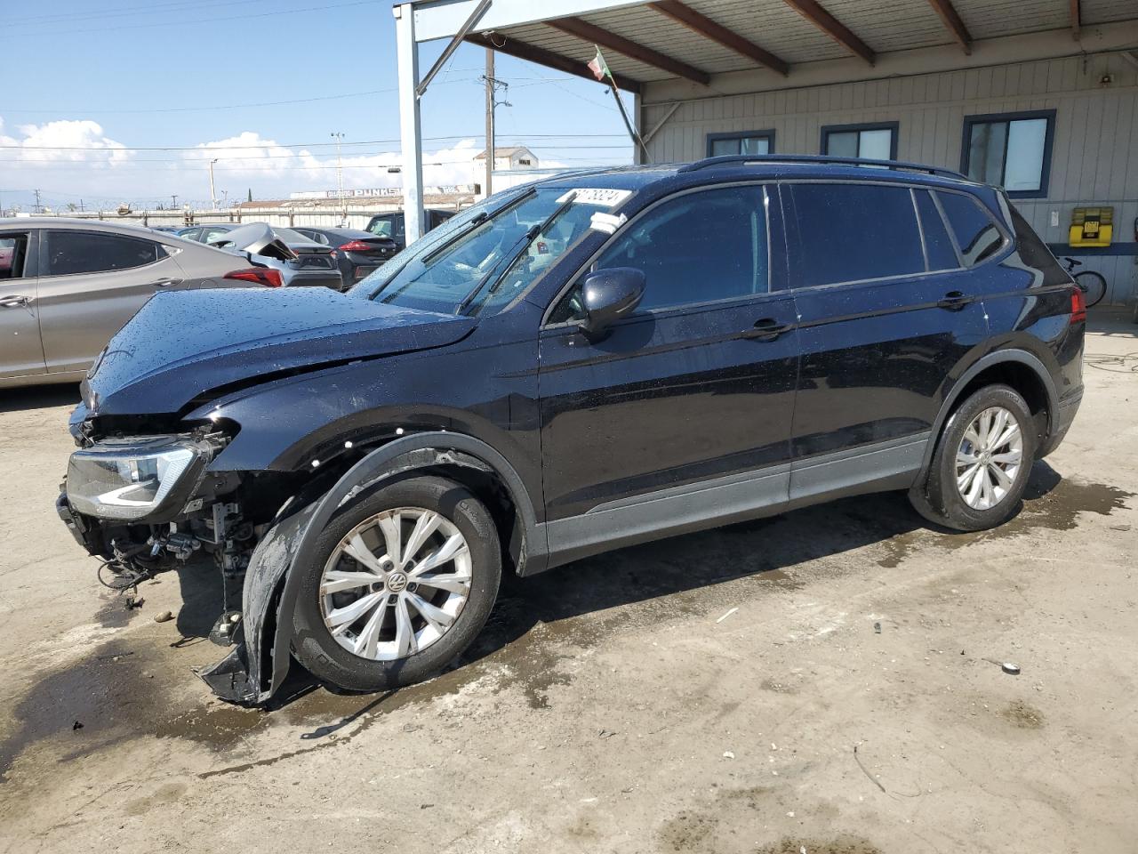 3VV1B7AX0JM090527 2018 VOLKSWAGEN TIGUAN - Image 1