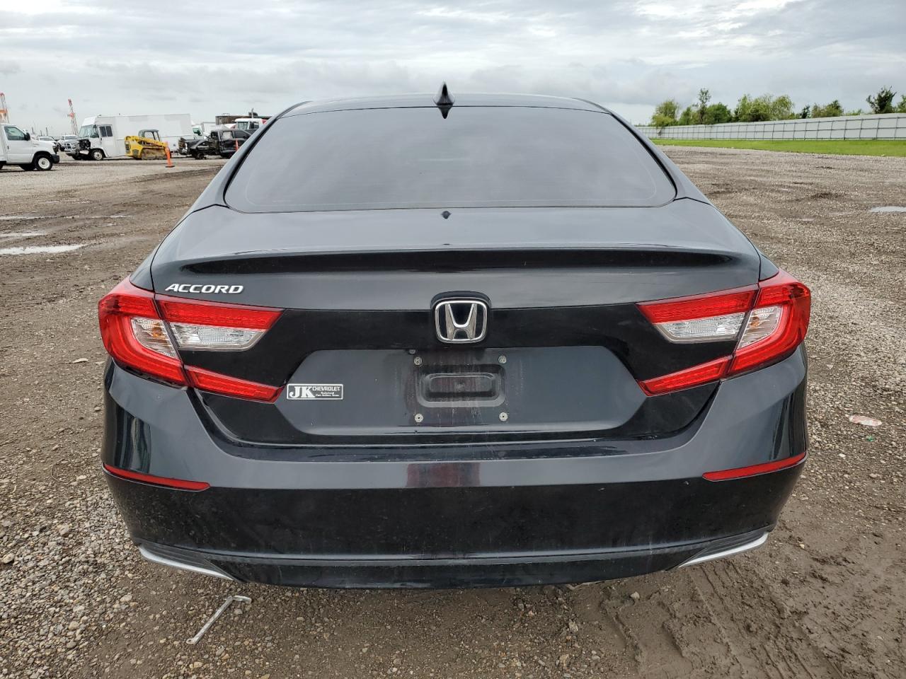 2018 Honda Accord Ex VIN: 1HGCV1F43JA027558 Lot: 64218664