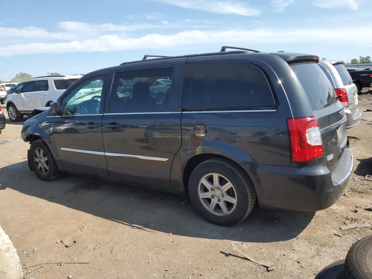 2011 Chrysler Town & Country - Image 2