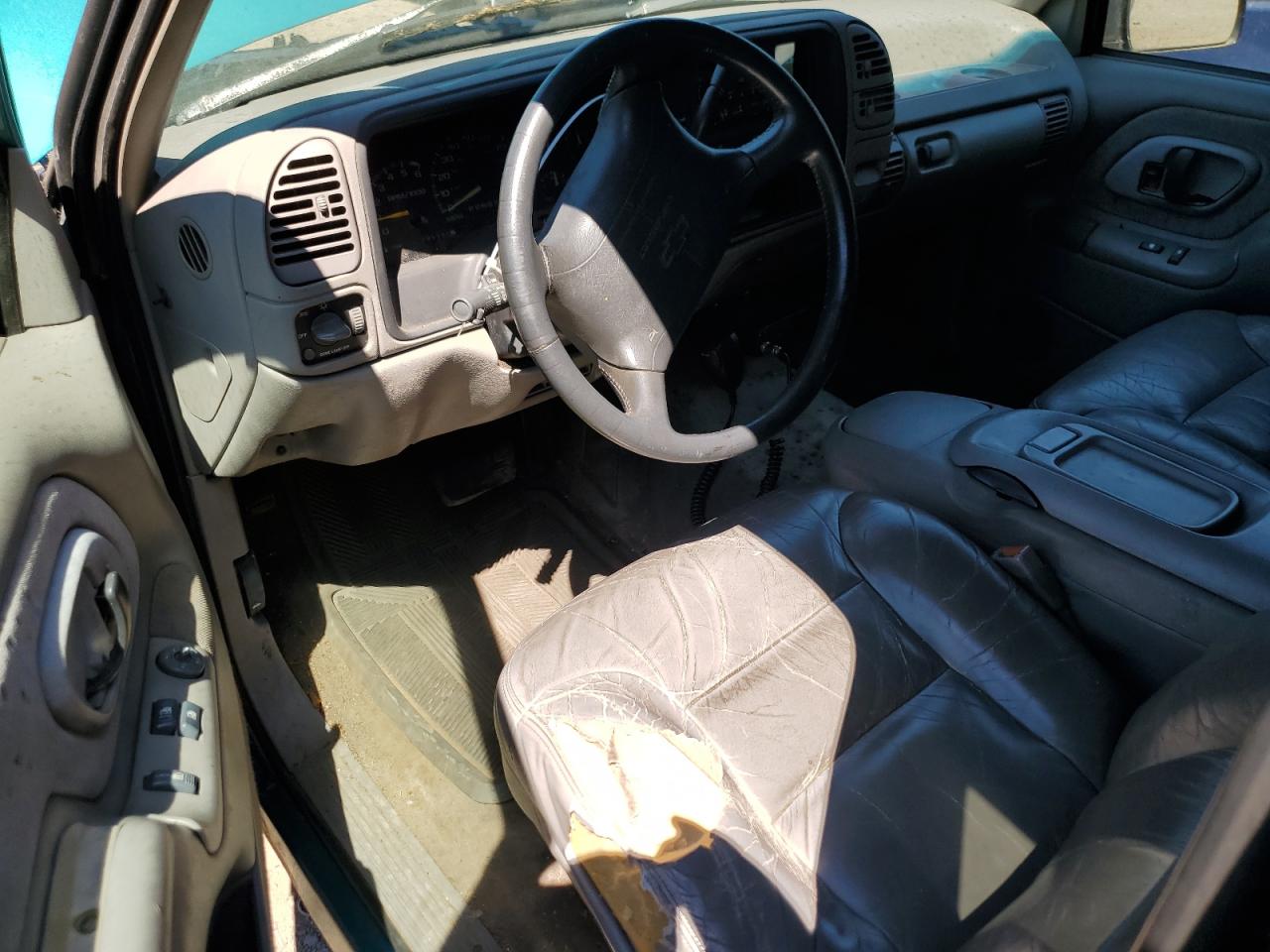 1996 Chevrolet Gmt-400 K1500 VIN: 1GCEK19R2TE128562 Lot: 62302184