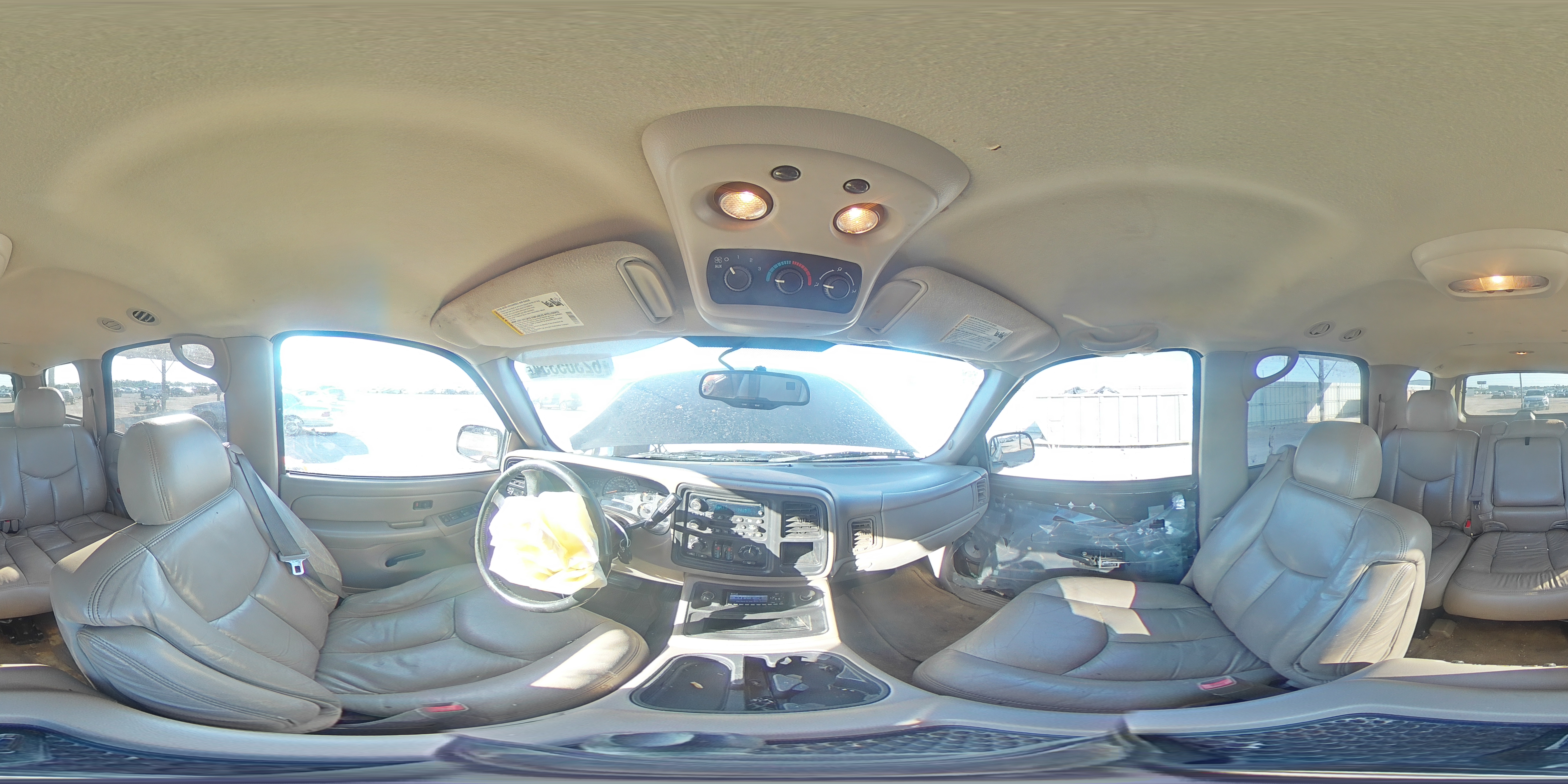 2004 Chevrolet Tahoe C1500 VIN: 1GNEC13ZX4R165723 Lot: 62305354