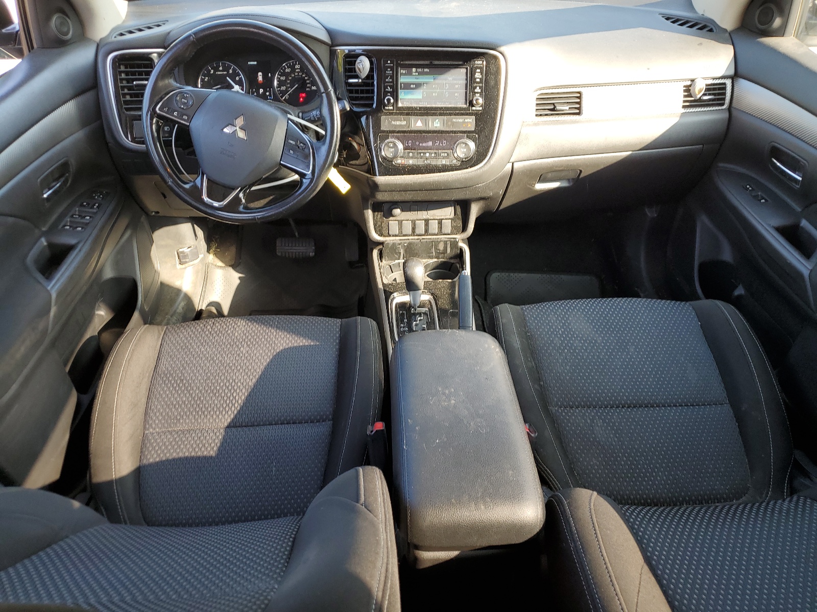 JA4AZ2A30HZ061610 2017 Mitsubishi Outlander Es