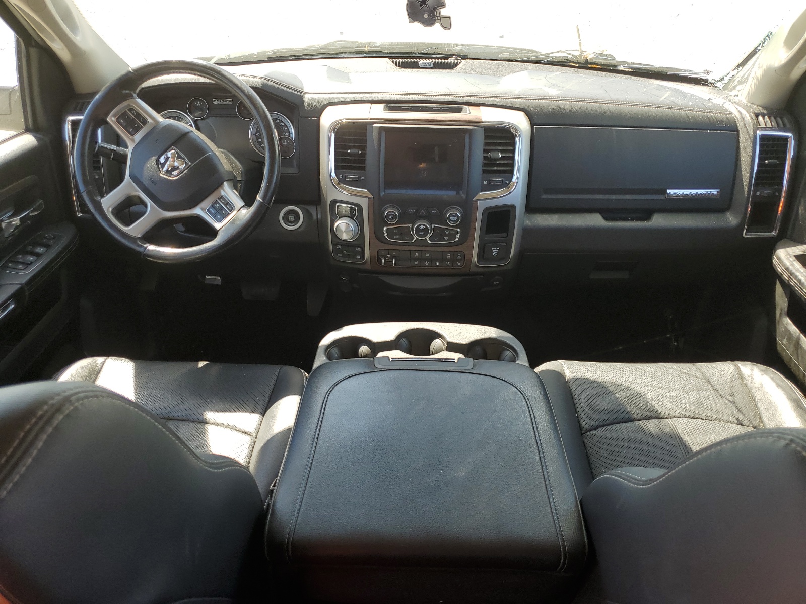 1C6RR7NT9JS159931 2018 Ram 1500 Laramie