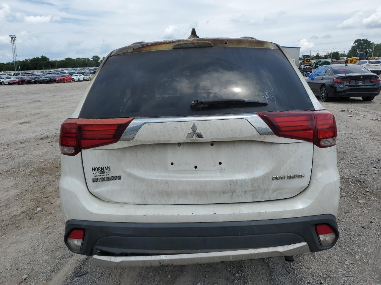 JA4AD2A30HZ064750 2017 Mitsubishi Outlander Es