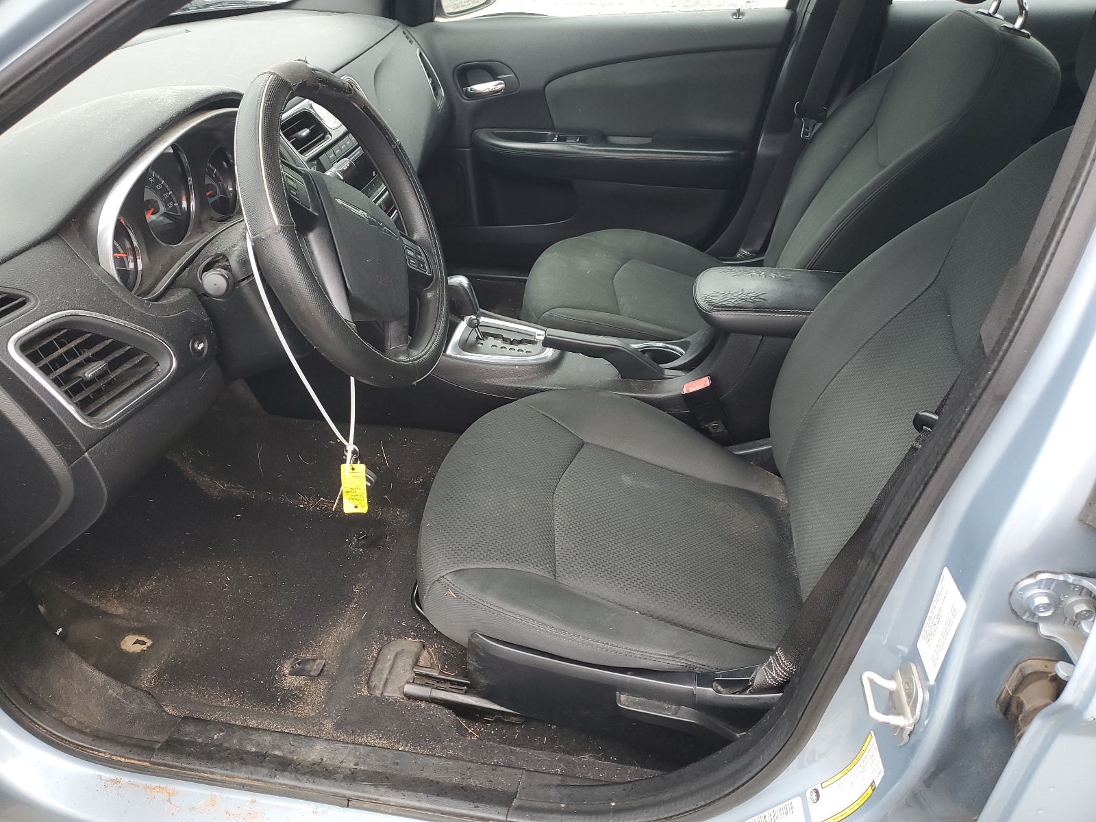 1C3CCBAB4CN158241 2012 Chrysler 200 Lx