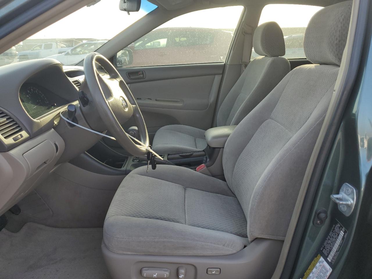 2004 Toyota Camry Le VIN: 4T1BF32K84U076213 Lot: 64841224