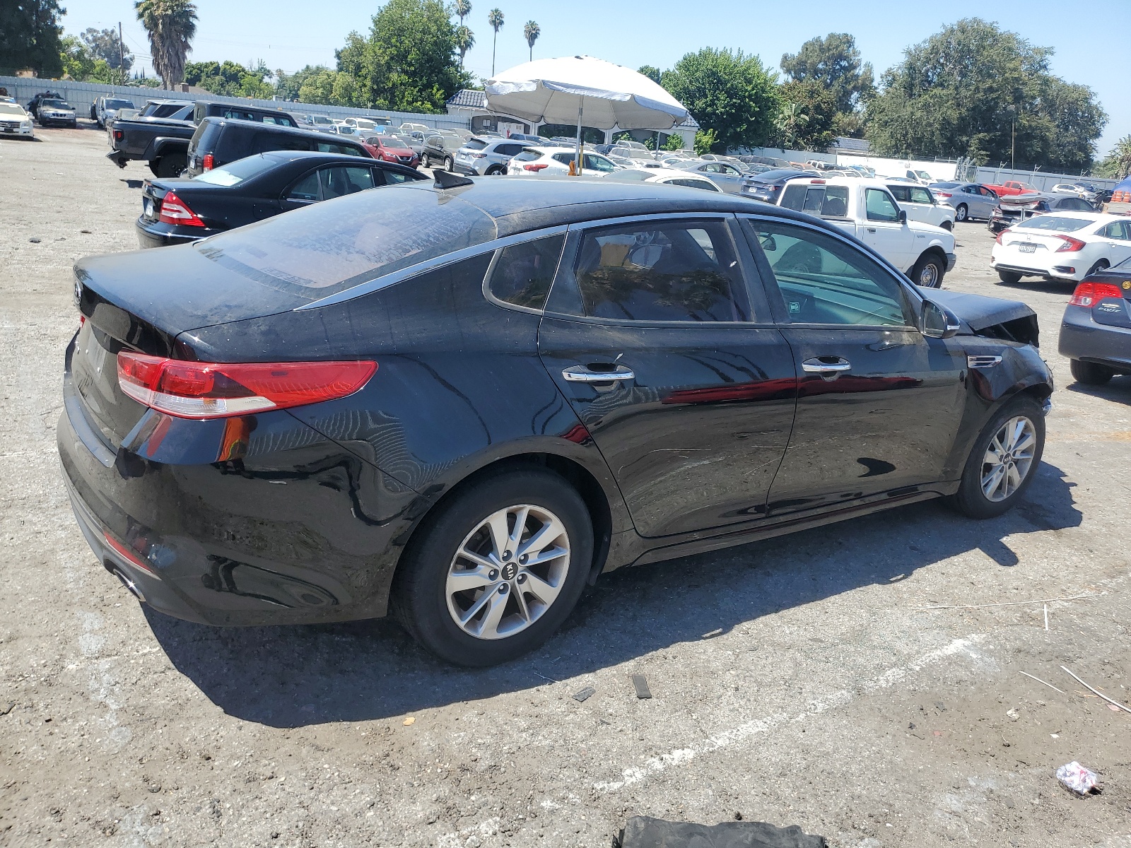 2017 Kia Optima Lx vin: 5XXGT4L30HG149134