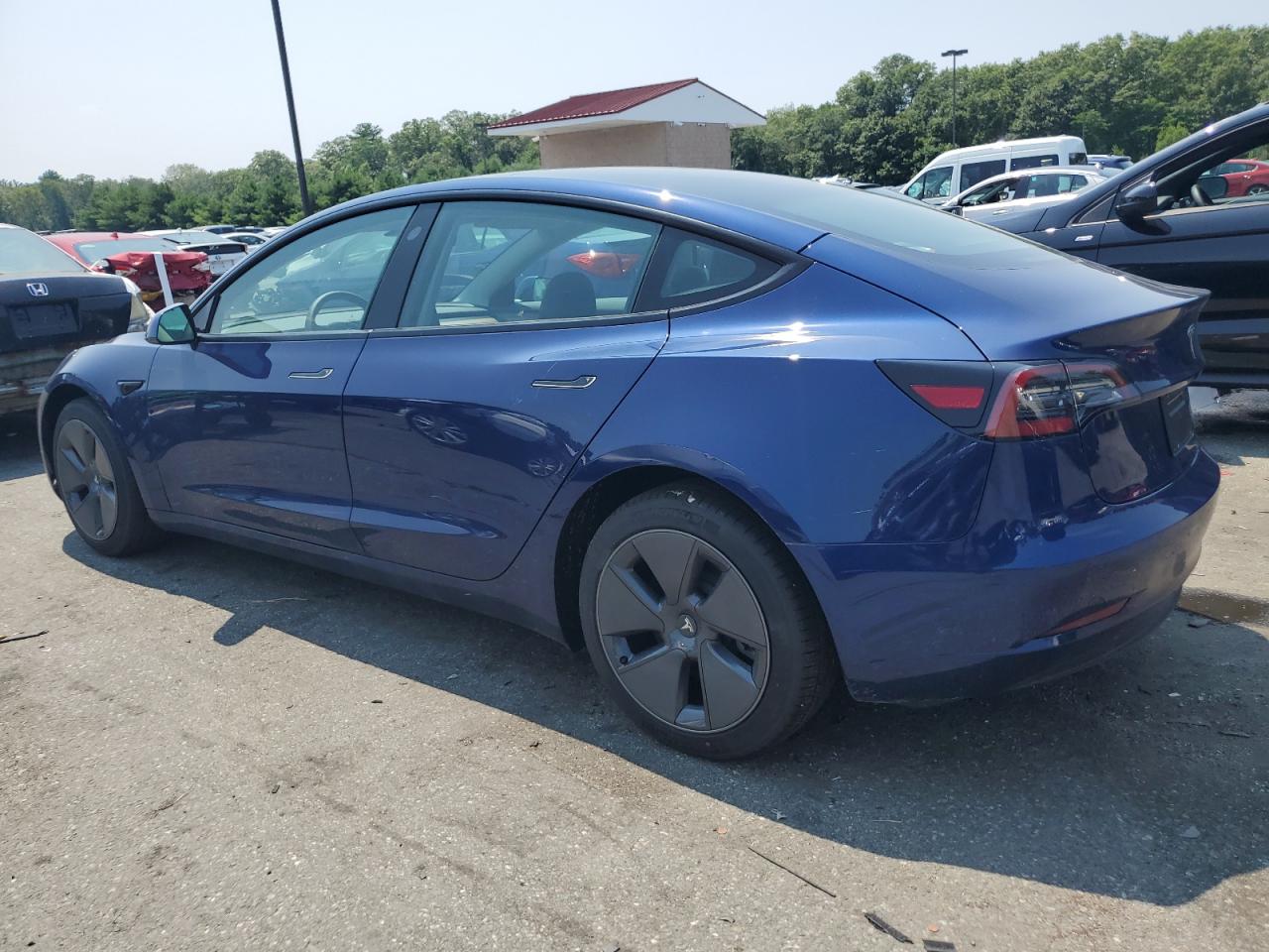 5YJ3E1EB7PF633363 2023 TESLA MODEL 3 - Image 2