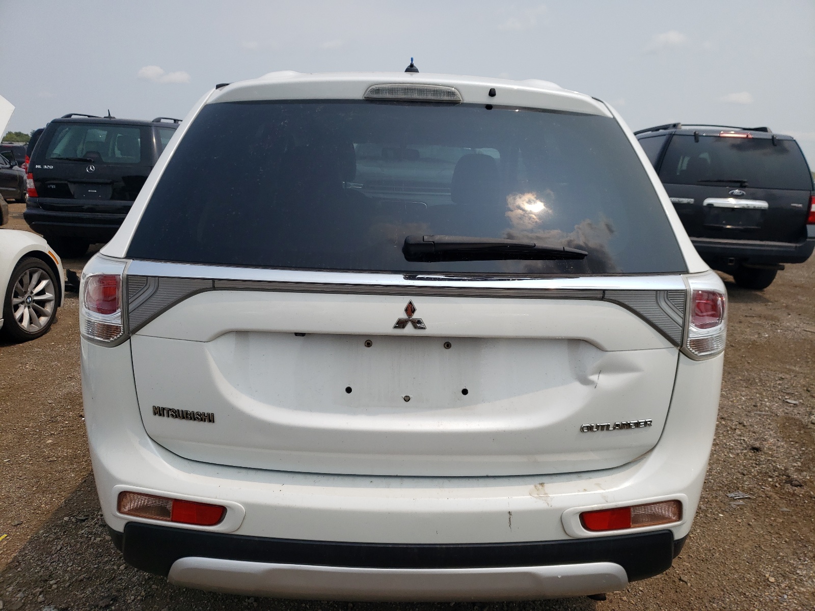 2015 Mitsubishi Outlander Se vin: JA4AD3A3XFZ010620