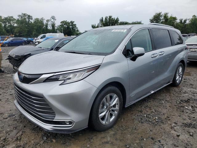  TOYOTA SIENNA 2021 Серебристый