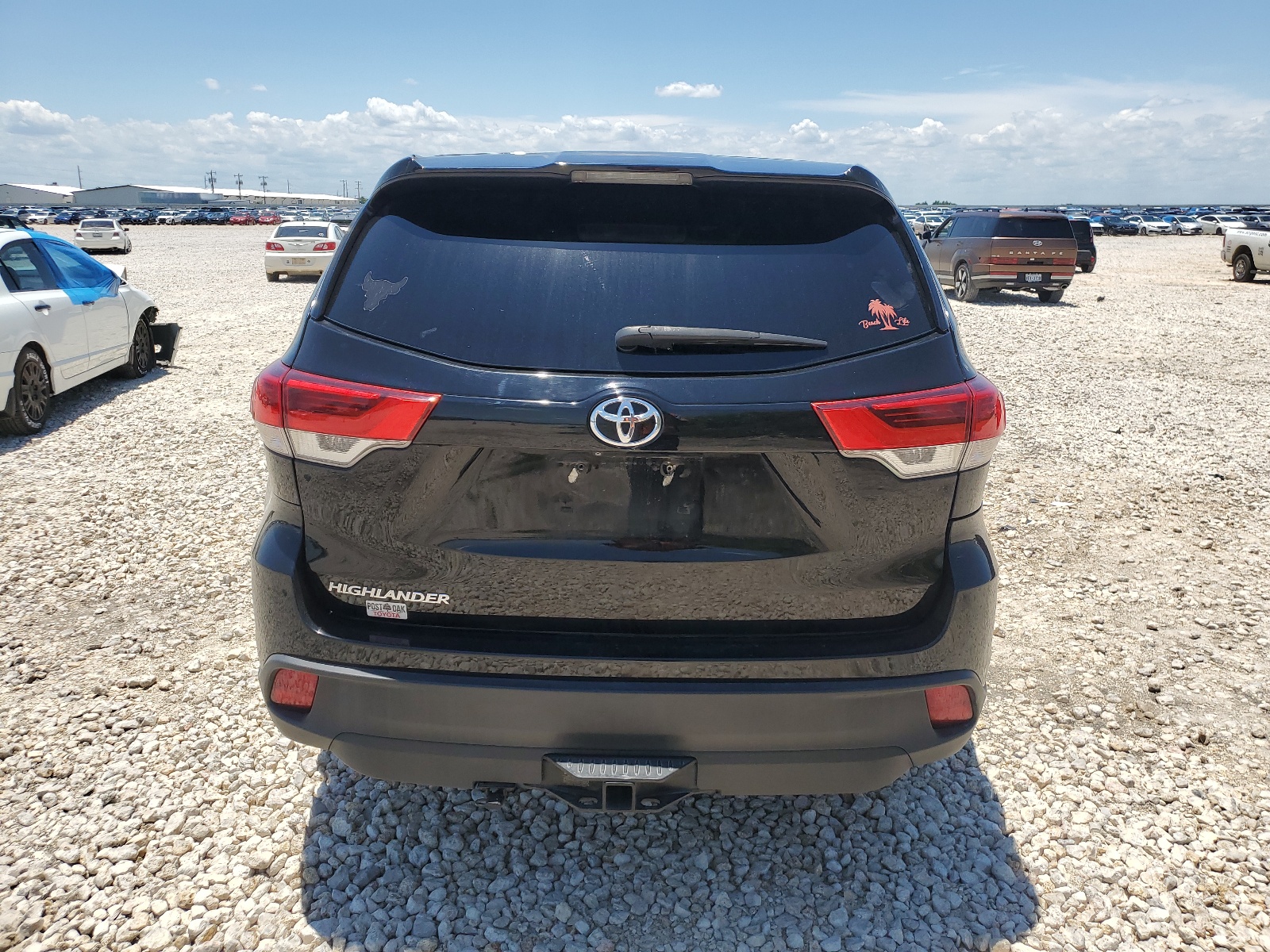 5TDZZRFHXJS272861 2018 Toyota Highlander Le