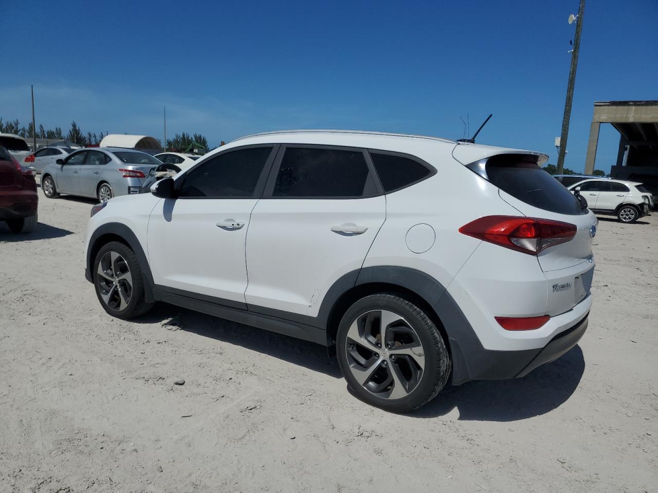 KM8J33A23GU164001 2016 Hyundai Tucson Limited