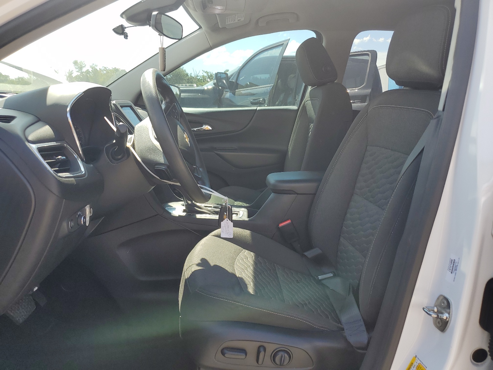 2GNAXKEV8L6121006 2020 Chevrolet Equinox Lt