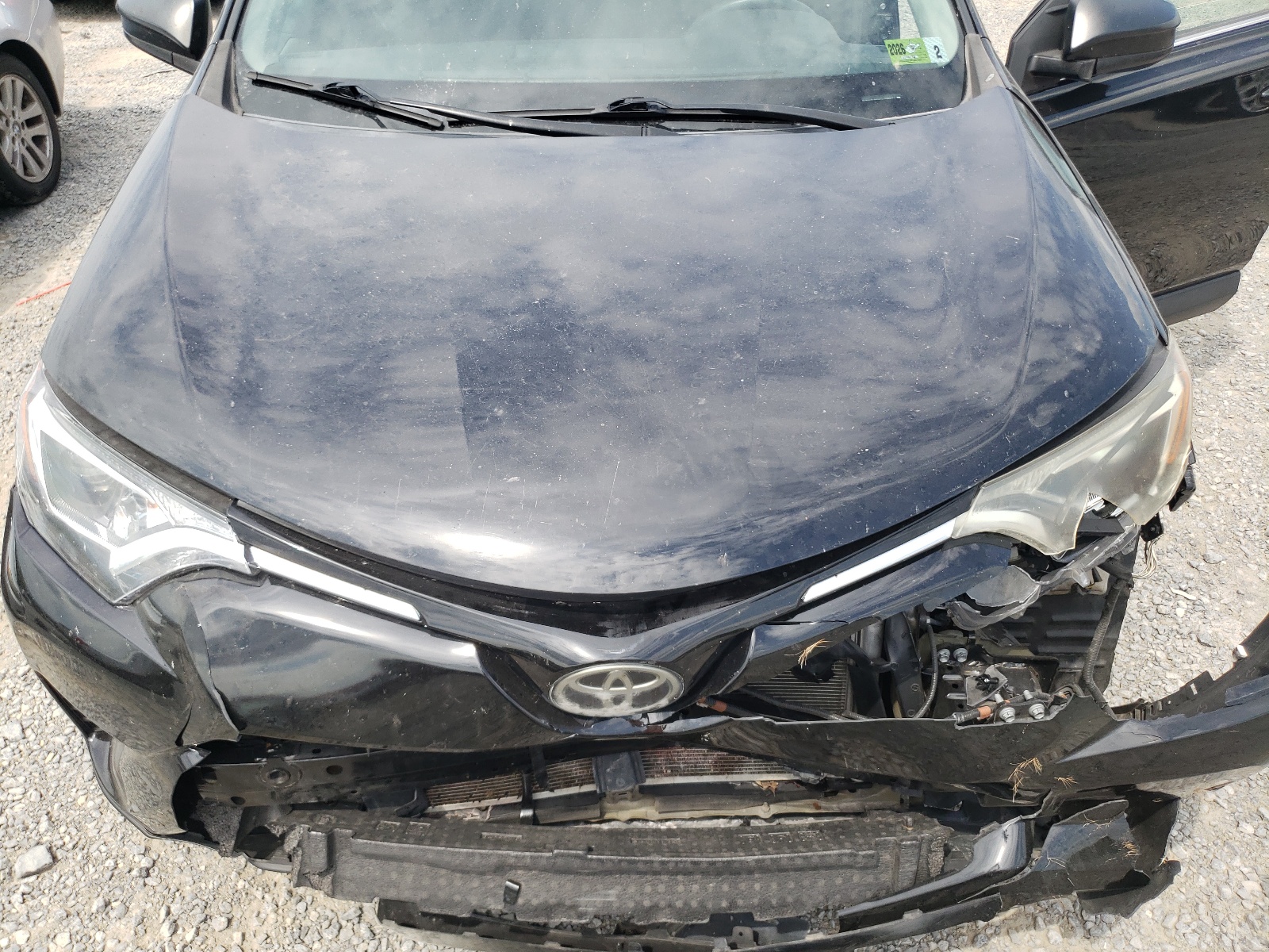 2T3BFREV4HW638078 2017 Toyota Rav4 Le