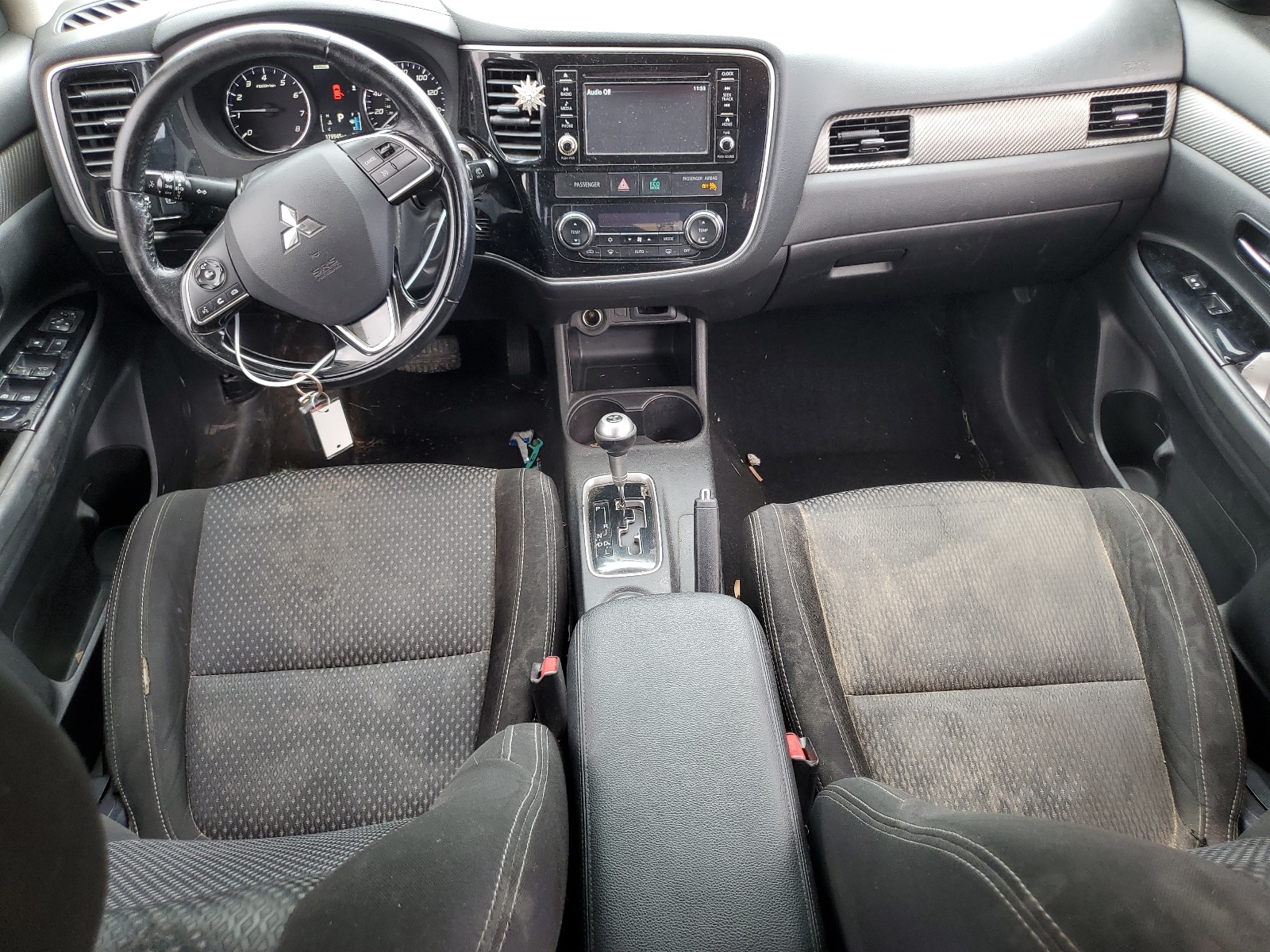 JA4AZ3A34GZ004802 2016 Mitsubishi Outlander Se