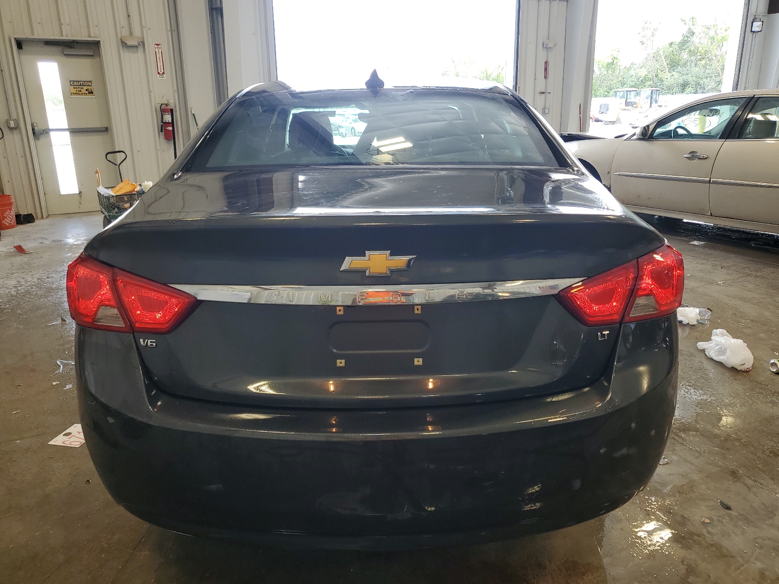 2G1105S3XJ9123216 2018 Chevrolet Impala Lt