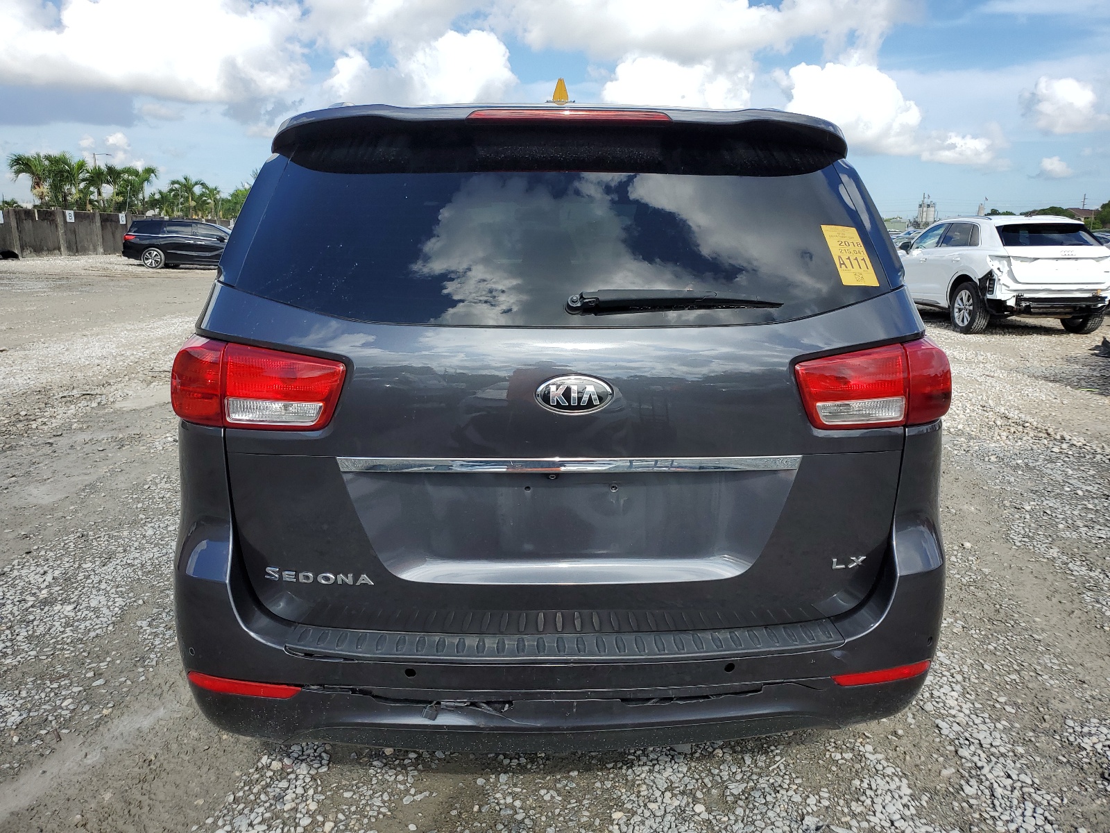 KNDMB5C17J6381891 2018 Kia Sedona Lx