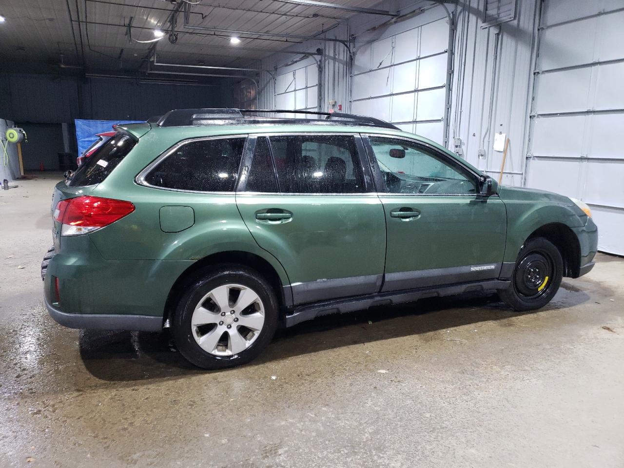 2010 Subaru Outback - Image 3