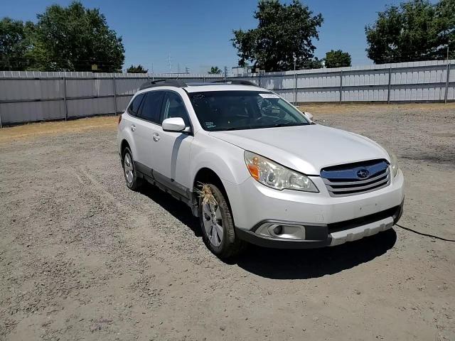 2010 Subaru Outback 2.5I Limited VIN: 4S4BRBLC6A3328552 Lot: 61339824