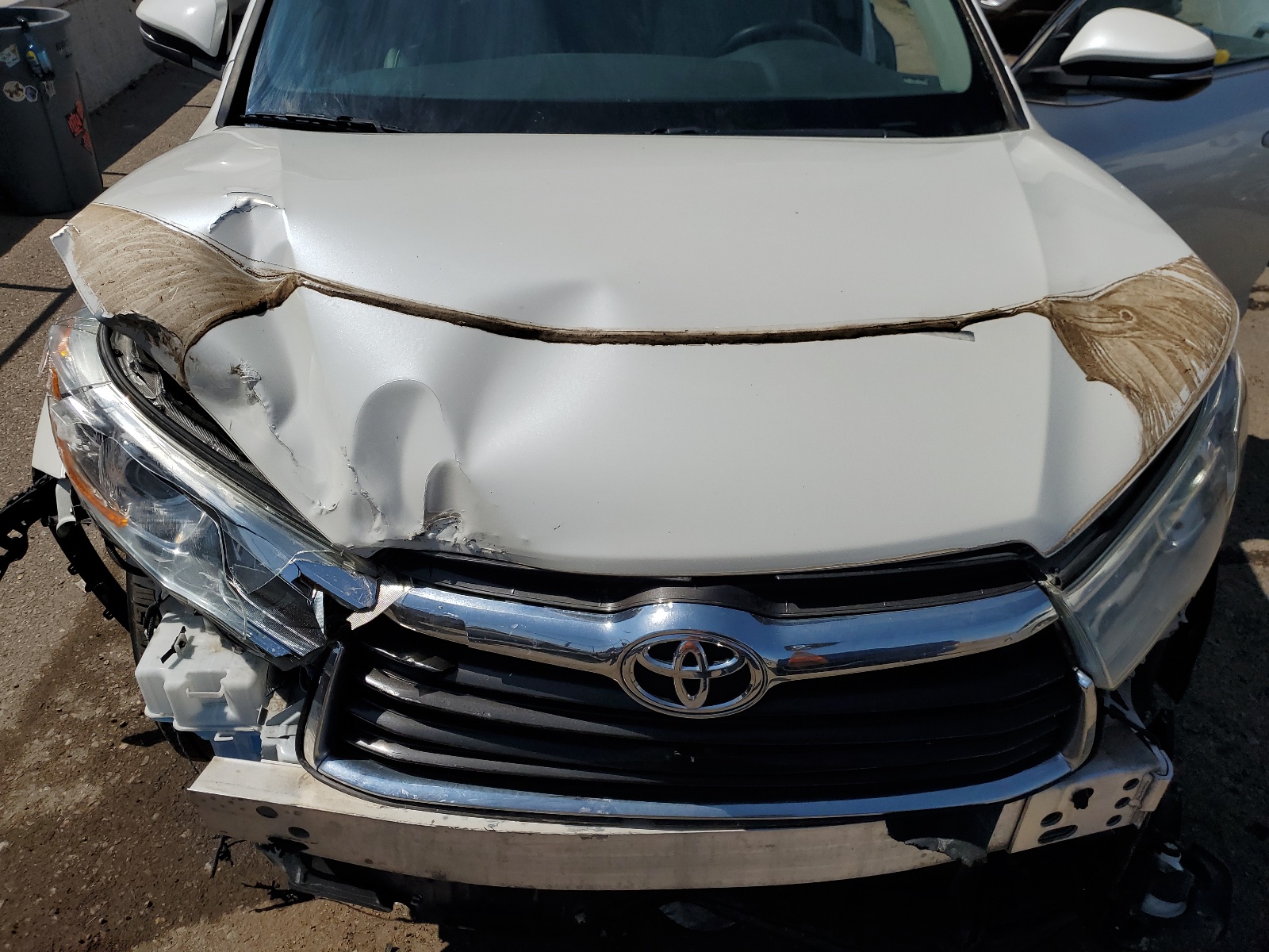 5TDBKRFH9GS318971 2016 Toyota Highlander Le