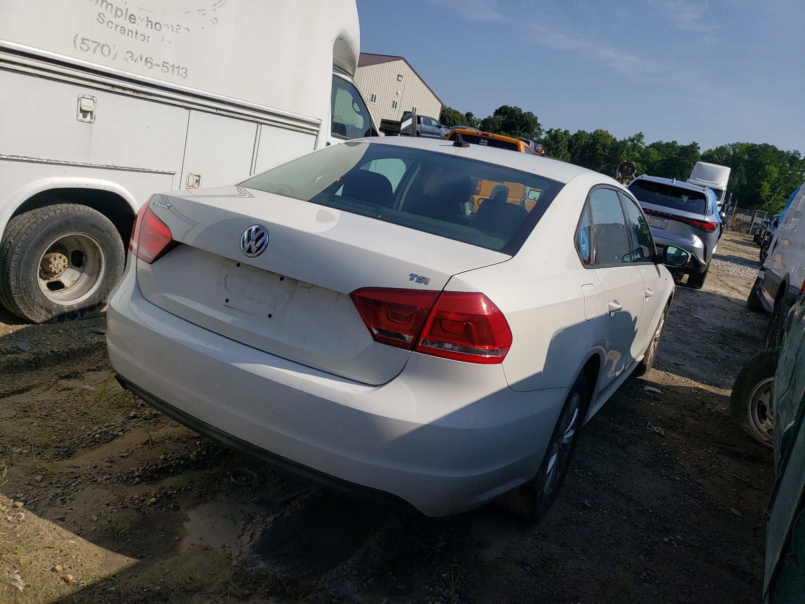 2015 Volkswagen Passat S vin: 1VWAT7A34FC026053