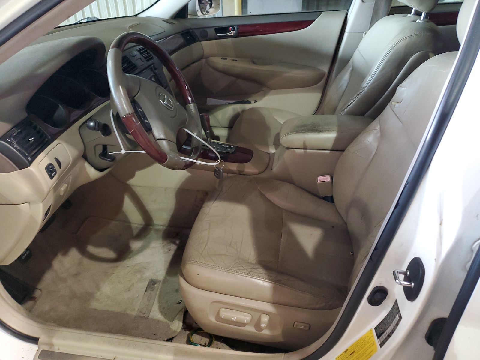 JTHBA30G445030128 2004 Lexus Es 330