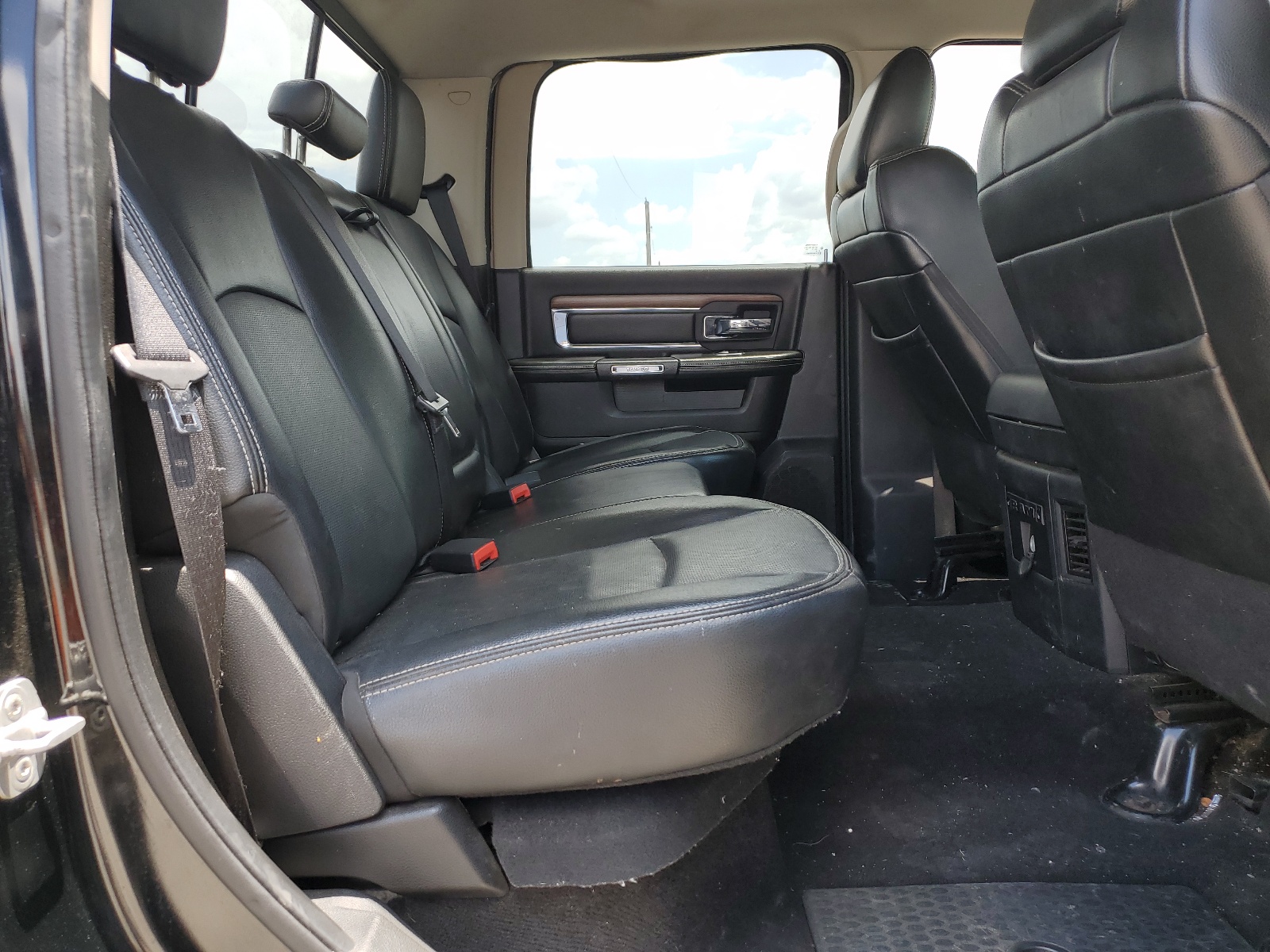 1C6RR6NT9DS627607 2013 Ram 1500 Laramie