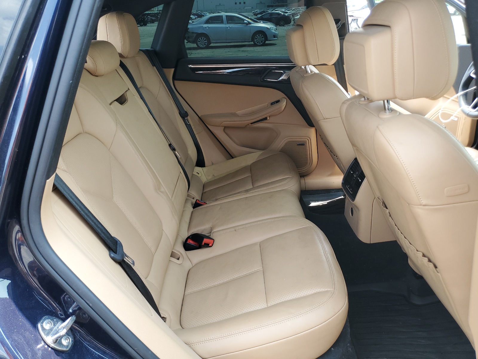 WP1AB2A51HLB16739 2017 Porsche Macan S