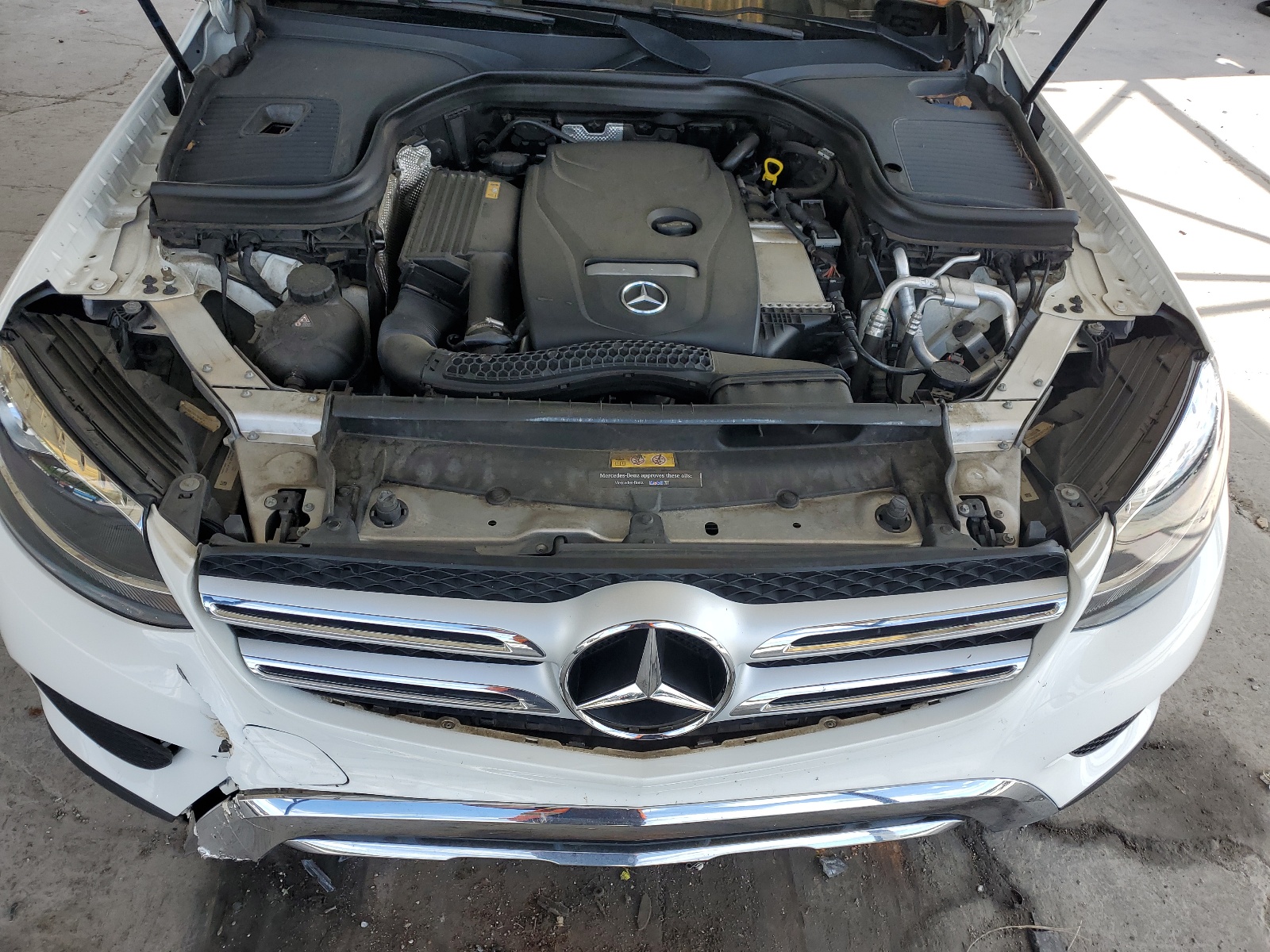 WDC0G4KB3HF165822 2017 Mercedes-Benz Glc 300 4Matic