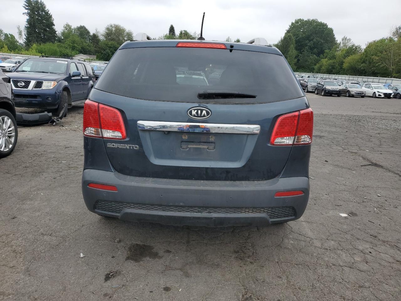 5XYKT4A17BG093823 2011 Kia Sorento Base