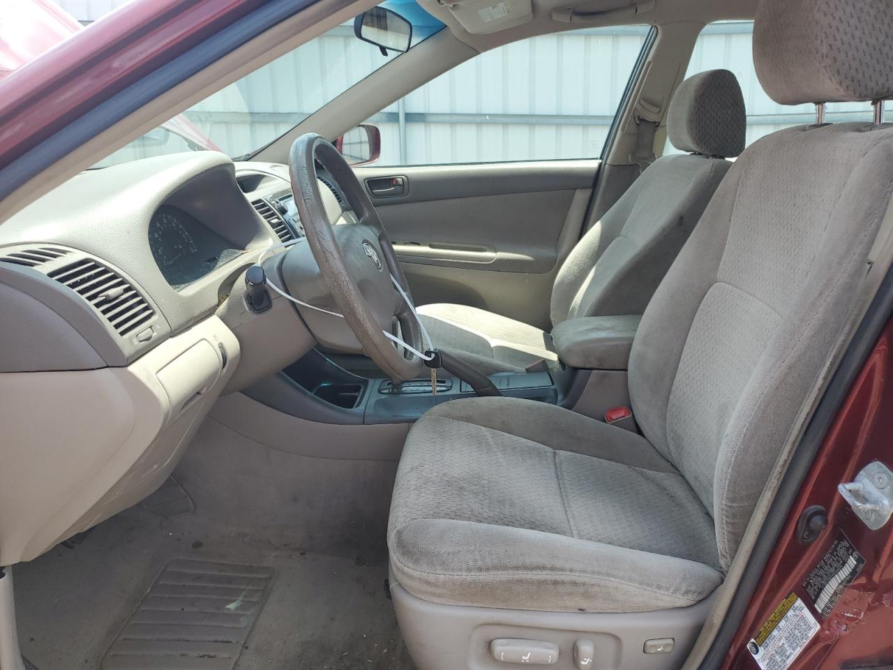 2004 Toyota Camry Le VIN: 4T1BE32K24U318075 Lot: 62126424