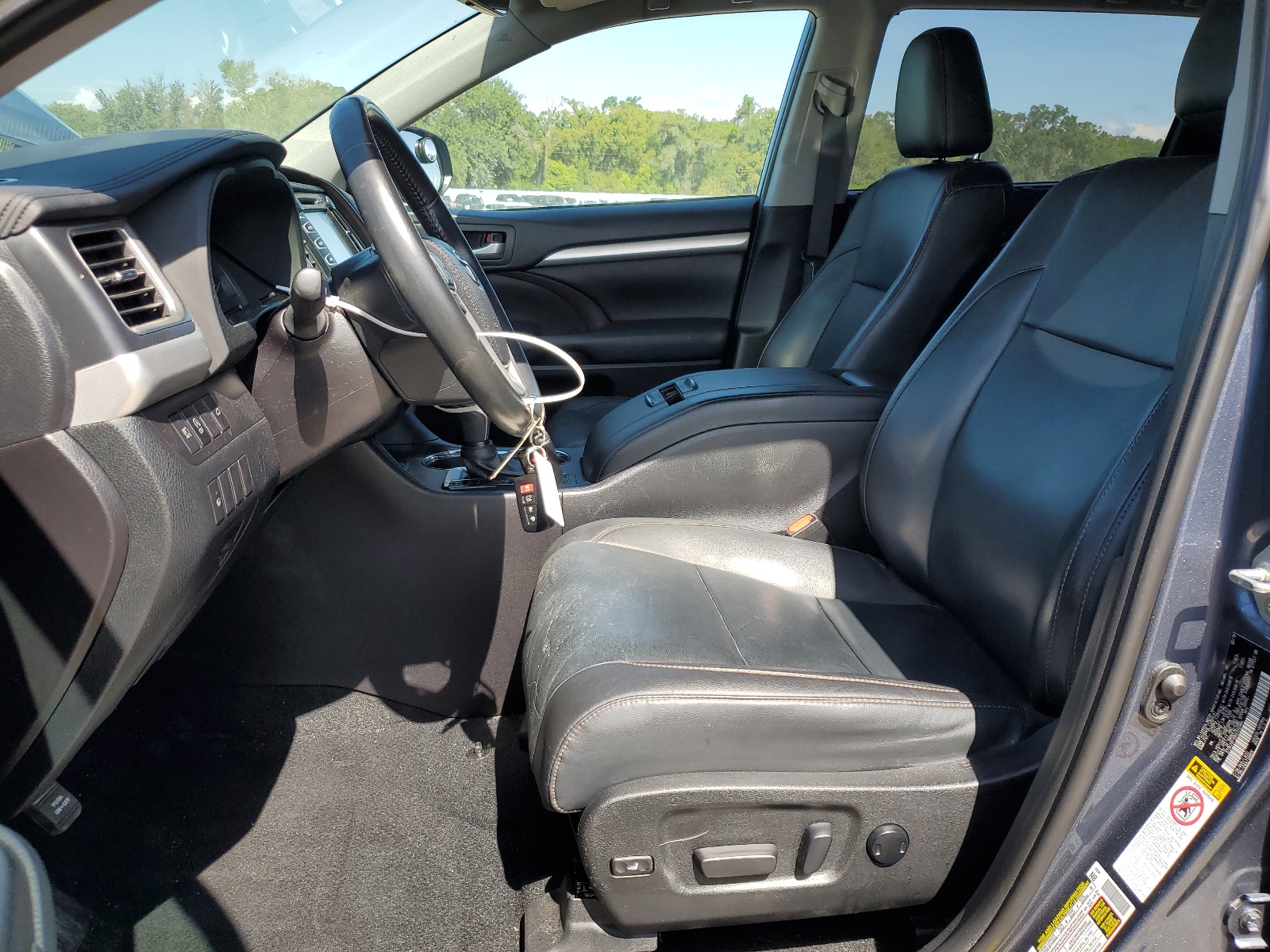 5TDKZRFH9KS320384 2019 Toyota Highlander Se