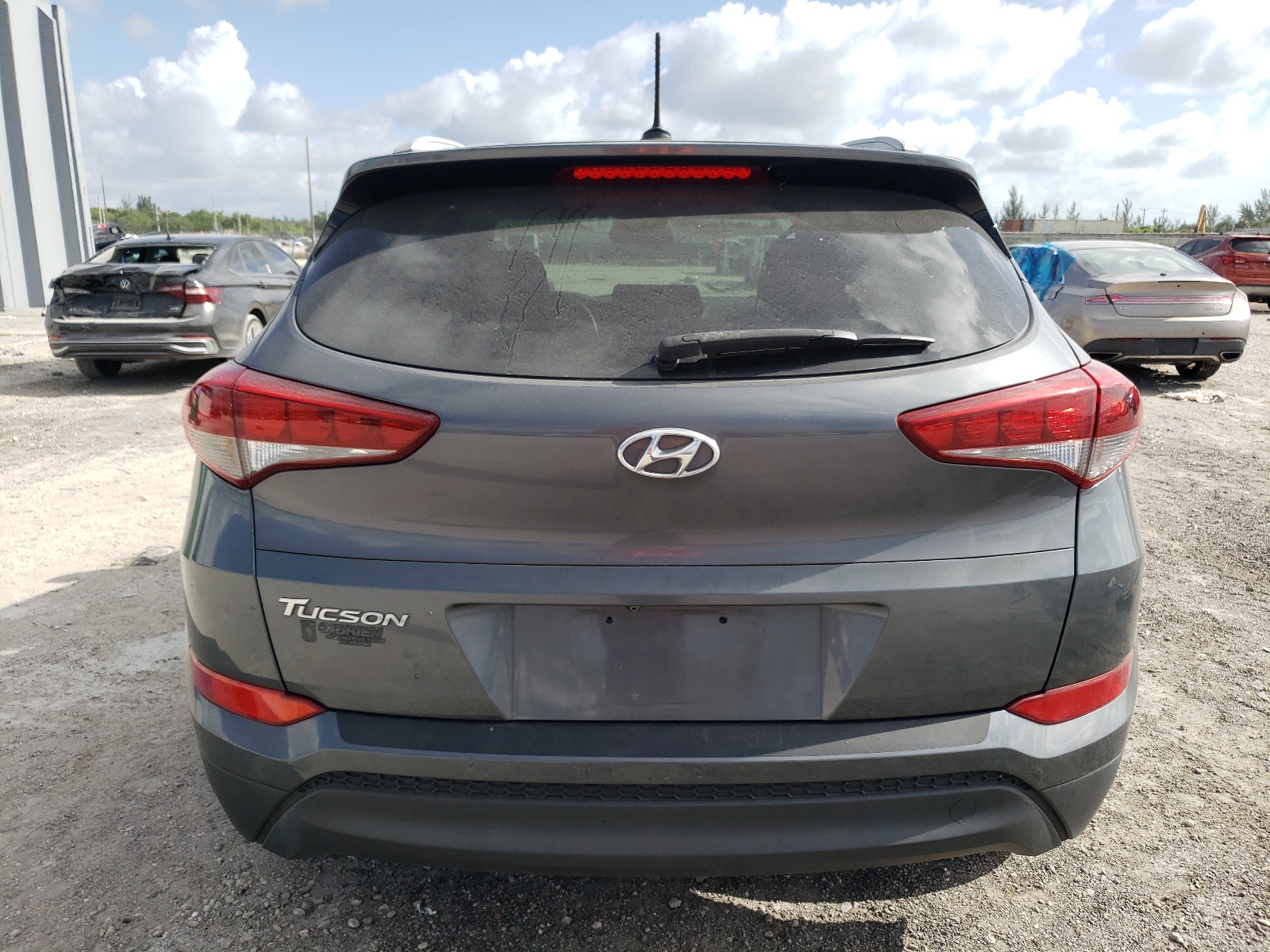 KM8J33A45HU390267 2017 Hyundai Tucson Limited