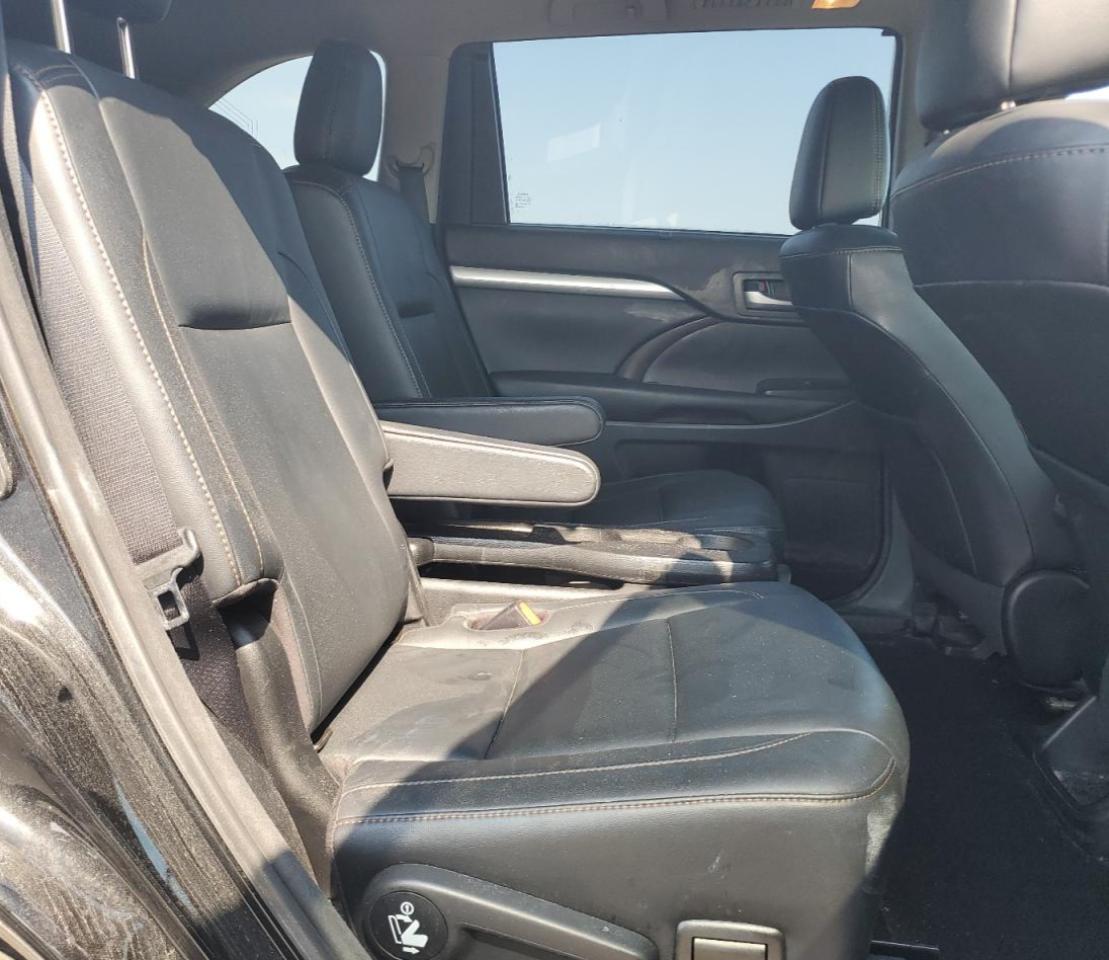 2018 Toyota Highlander Se VIN: 5TDJZRFH1JS551659 Lot: 63042514