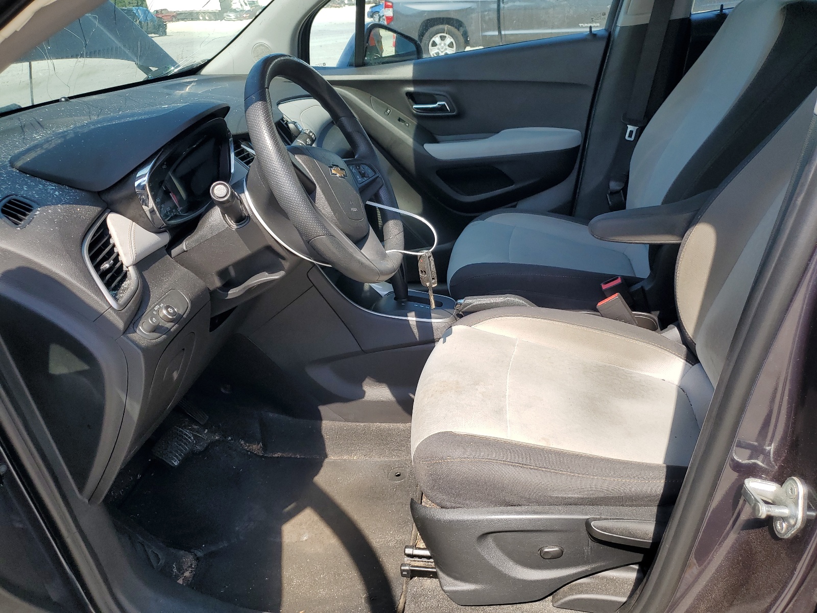 3GNCJKSBXJL235361 2018 Chevrolet Trax Ls