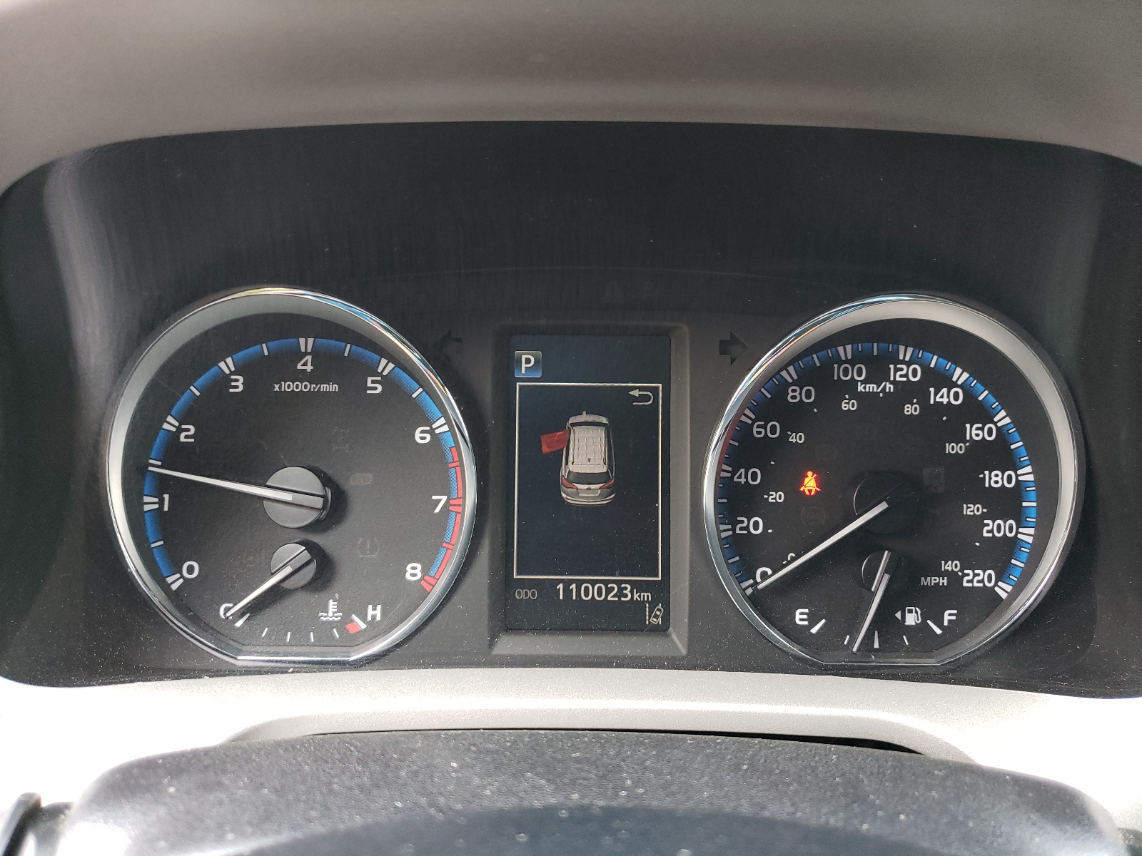 2T3ZFREV9HW366352 2017 Toyota Rav4 Le