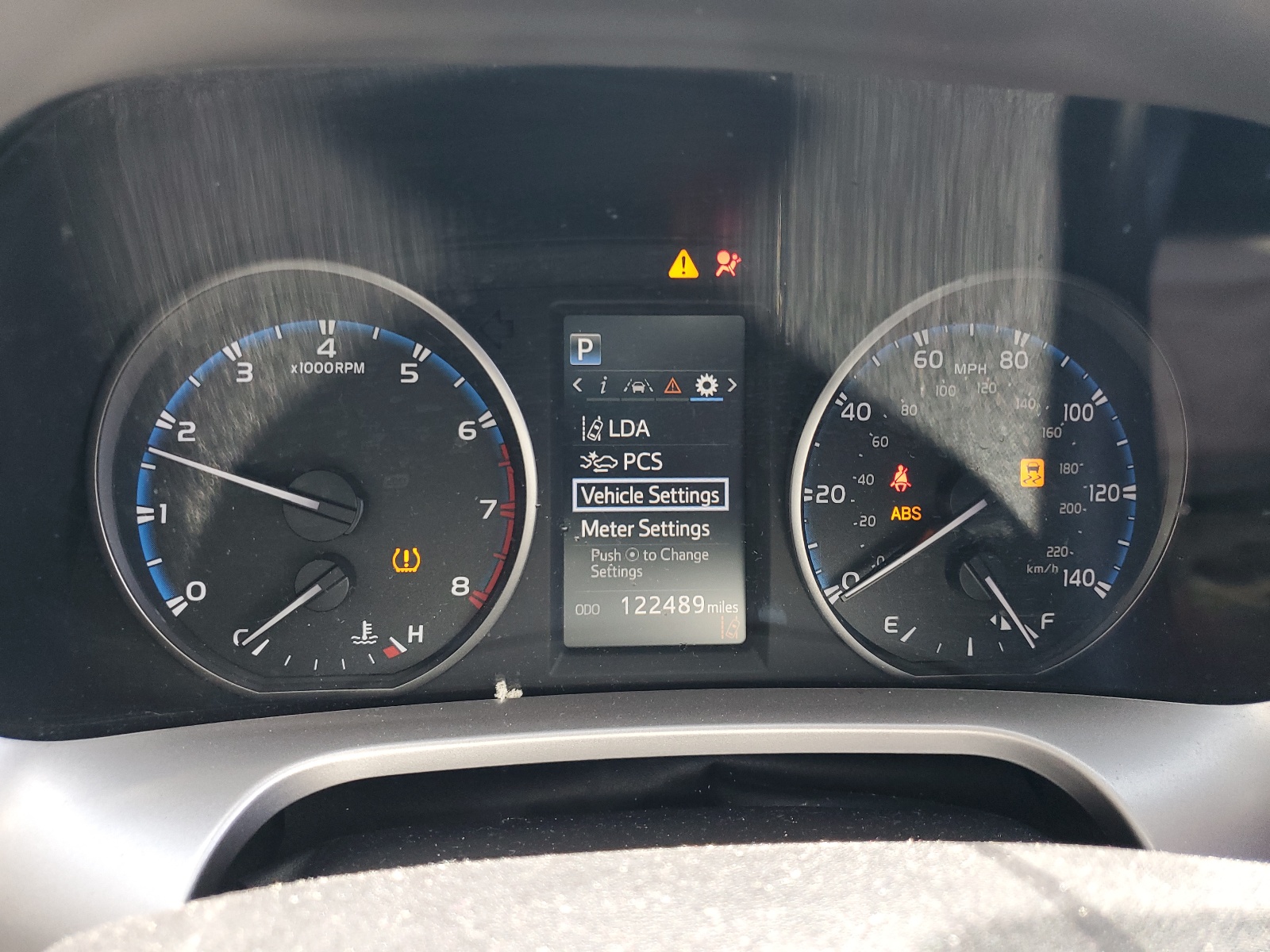 JTMZFREV3HJ102087 2017 Toyota Rav4 Le