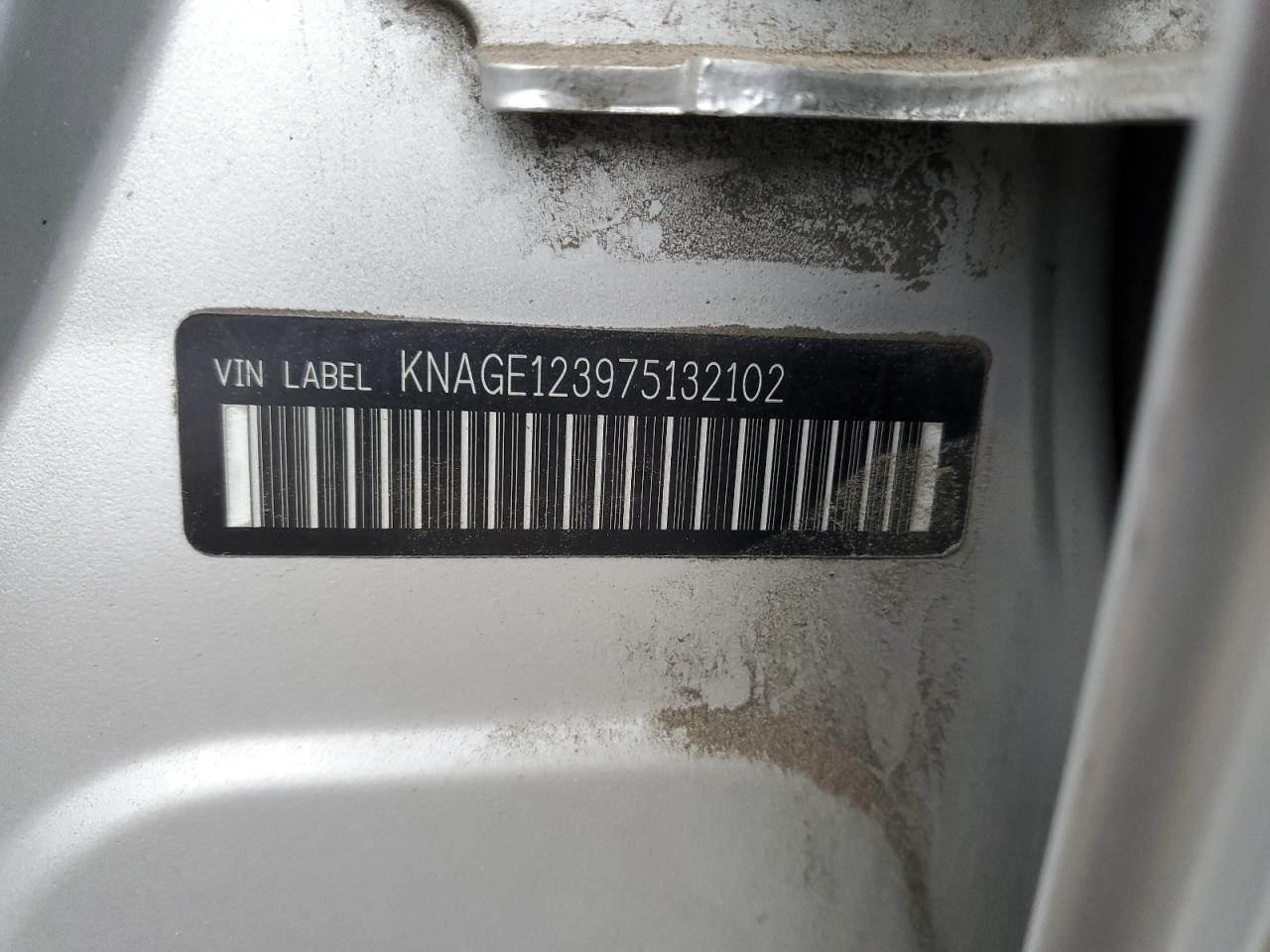 2007 Kia Optima Lx VIN: KNAGE123975132102 Lot: 63361944