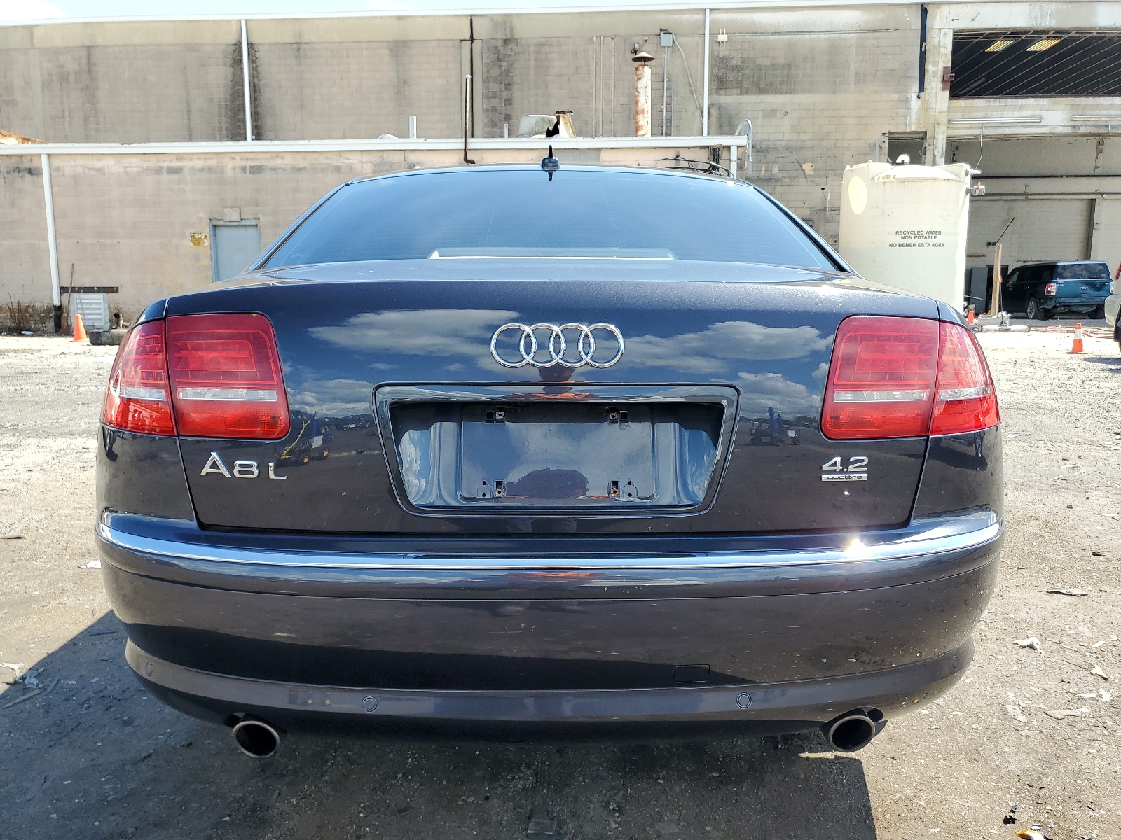 WAURVAFAXAN009675 2010 Audi A8 Quattro