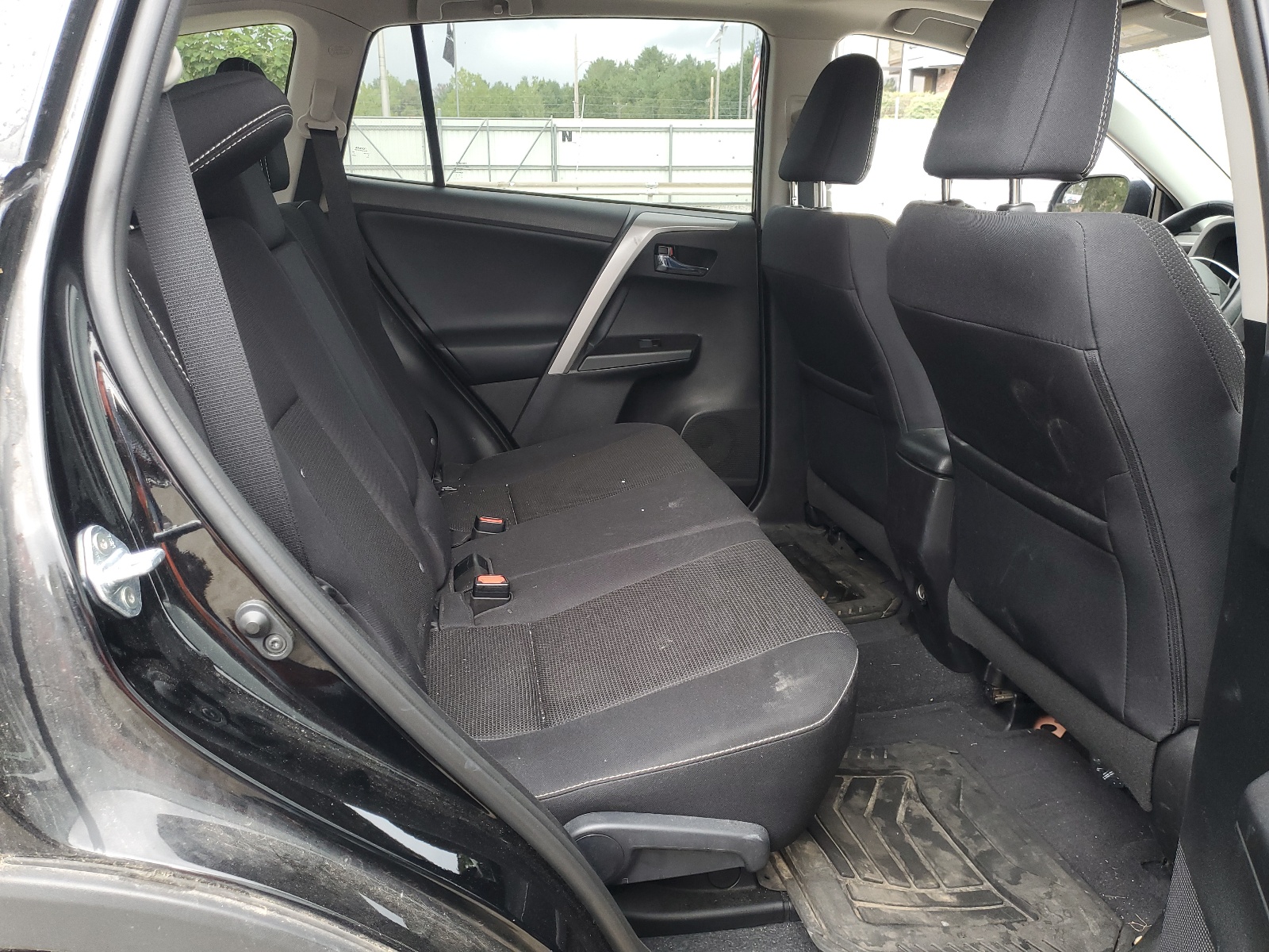 2T3RFREV8HW657862 2017 Toyota Rav4 Xle