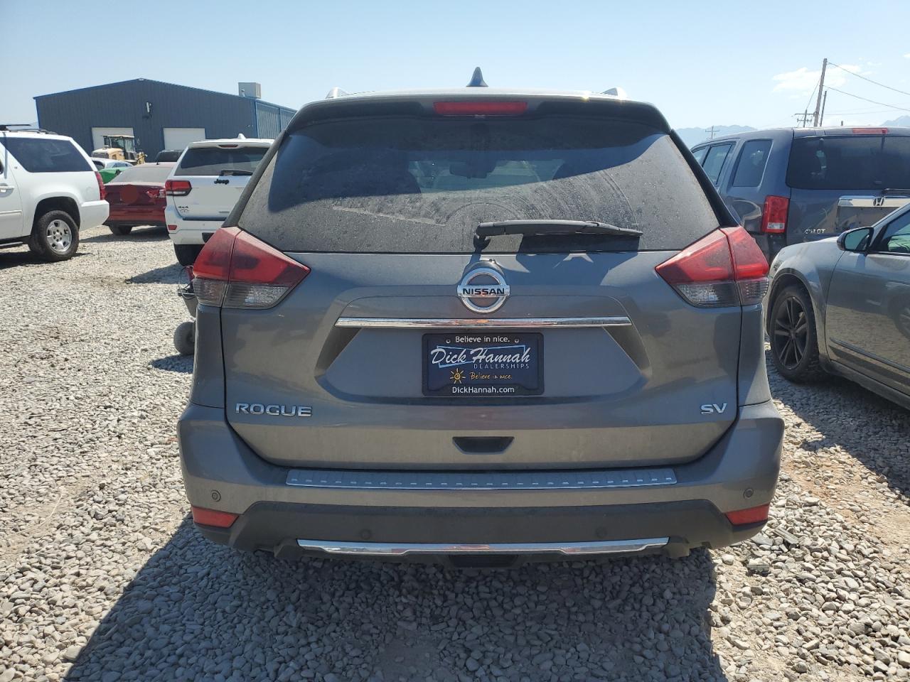 2020 Nissan Rogue S VIN: JN8AT2MT1LW004902 Lot: 61790594