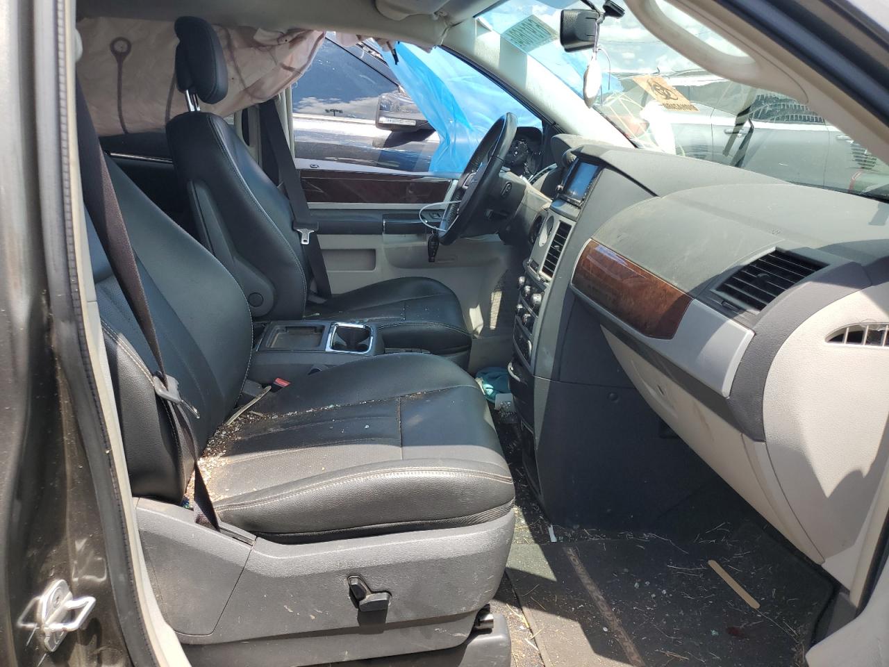 2010 Chrysler Town & Country Touring Plus VIN: 2A4RR8DX2AR368202 Lot: 61911604