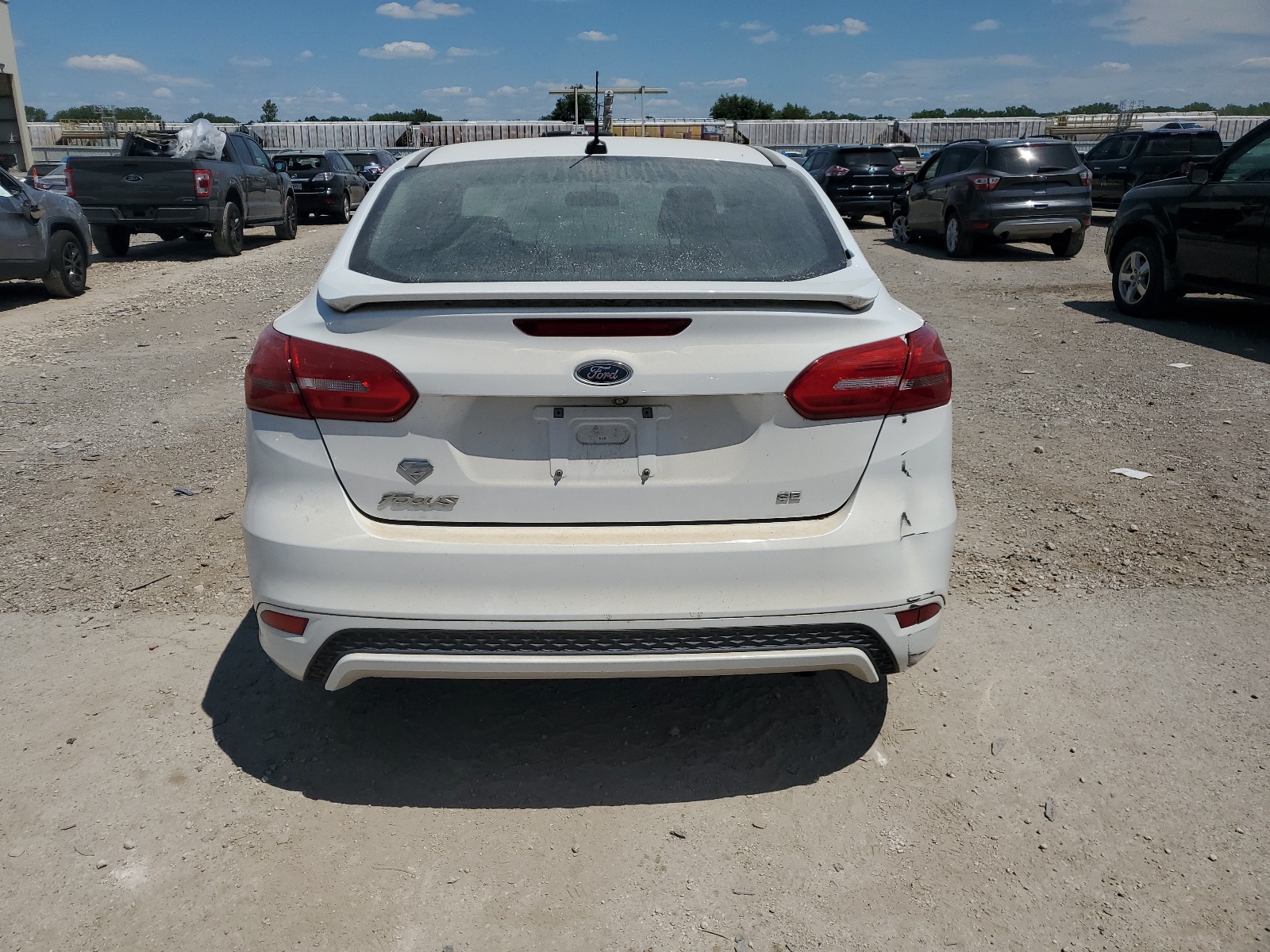 2015 Ford Focus Se vin: 1FADP3F25FL306504