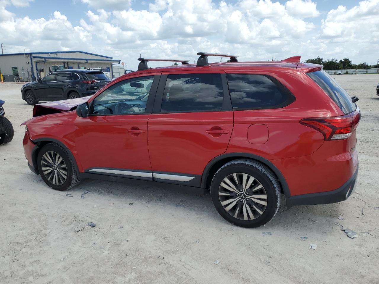 JA4AD2A36KZ030934 2019 MITSUBISHI OUTLANDER - Image 2