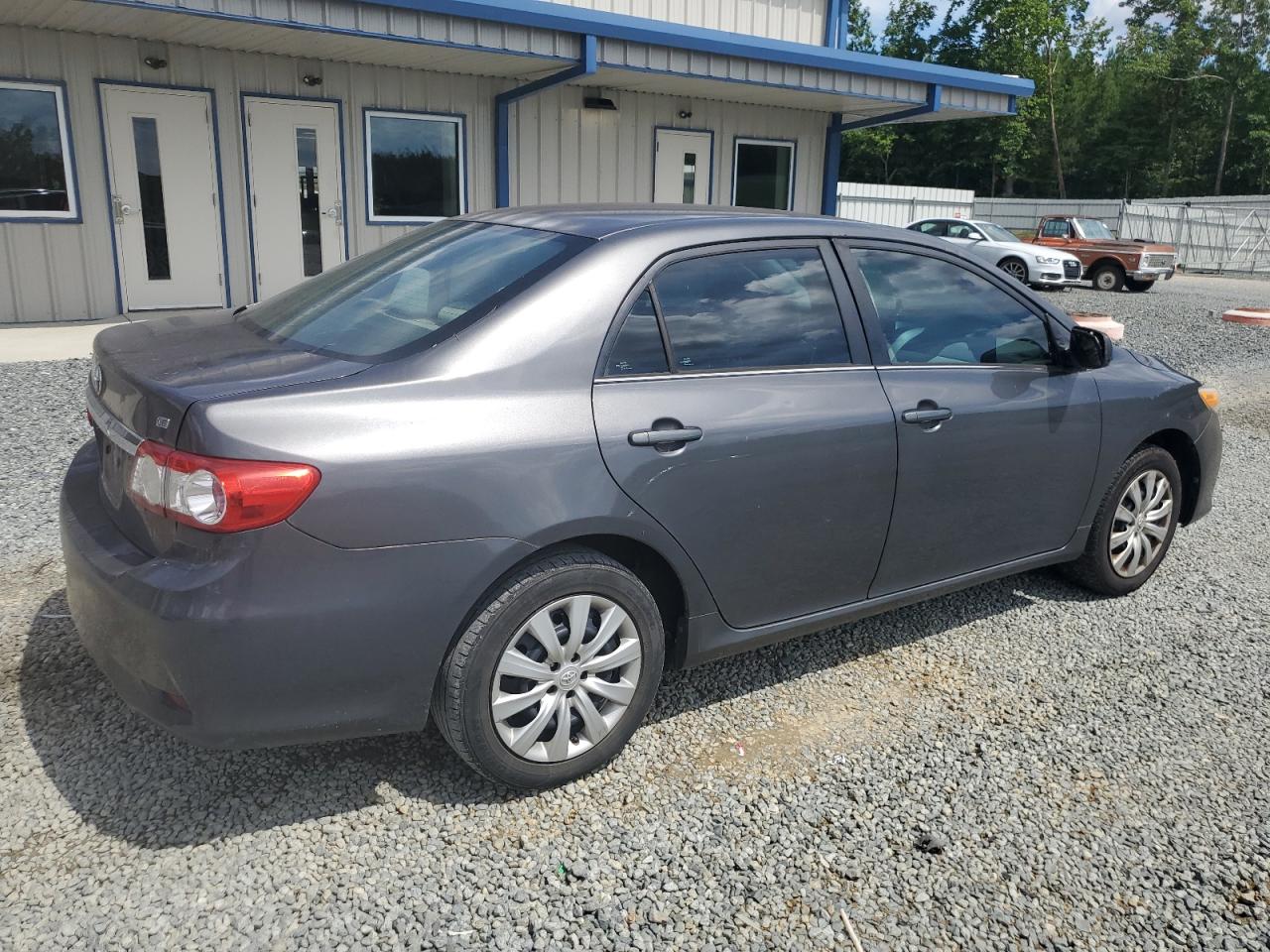 VIN 2T1BU4EEXDC043555 2013 TOYOTA COROLLA no.3