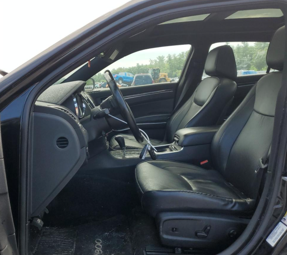 2C3CA6CT2BH580745 2011 Chrysler 300C