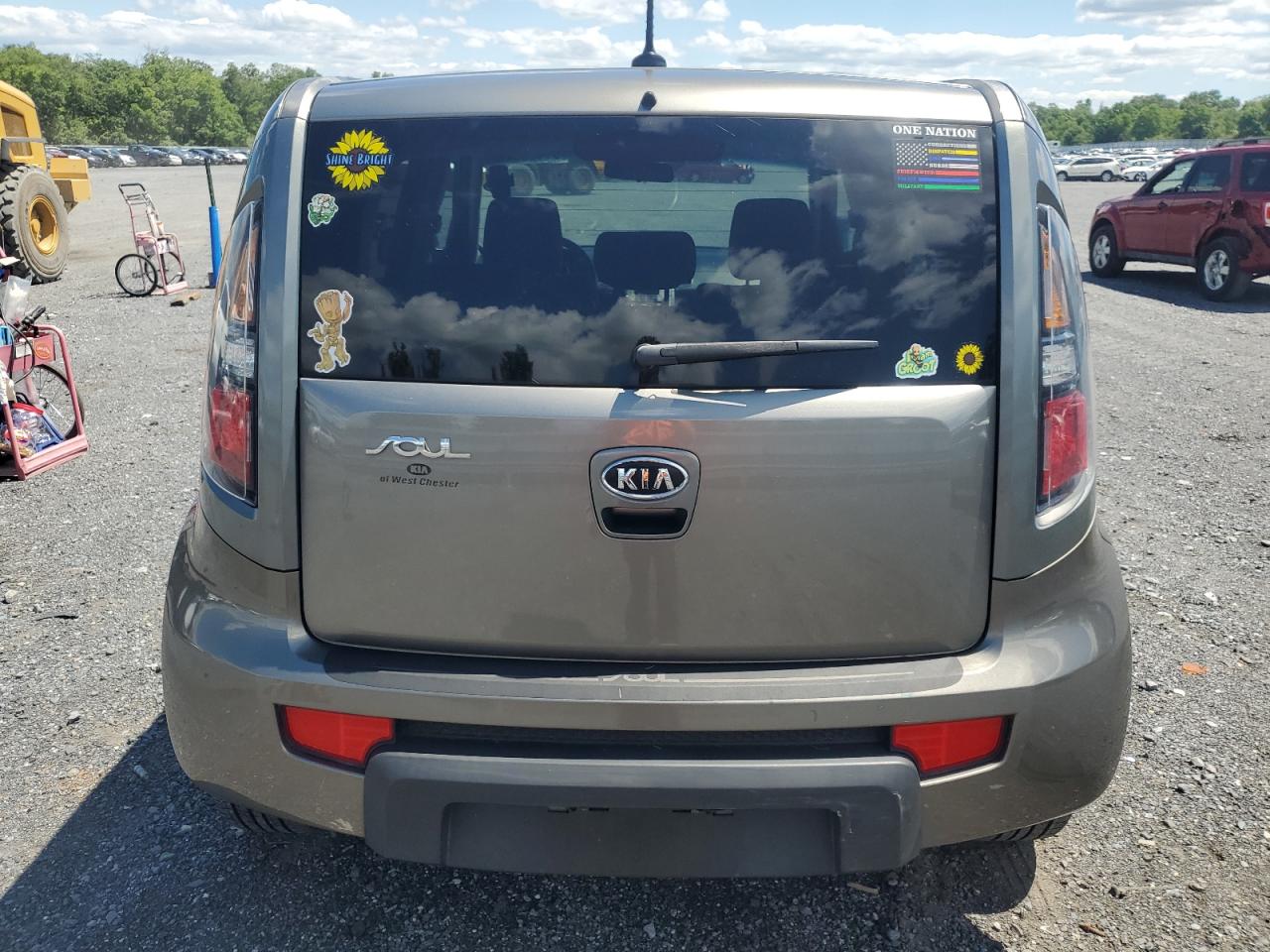 2010 Kia Soul + VIN: KNDJT2A24A7113935 Lot: 61489814